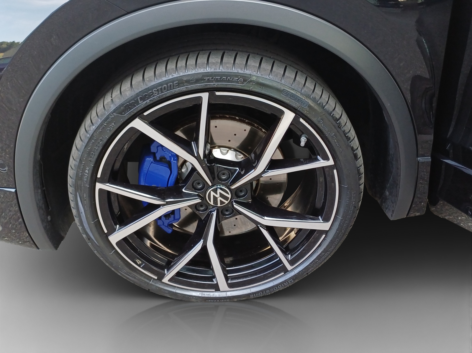 VW Tiguan 2.0TSI R 4Motion DSG-image-13