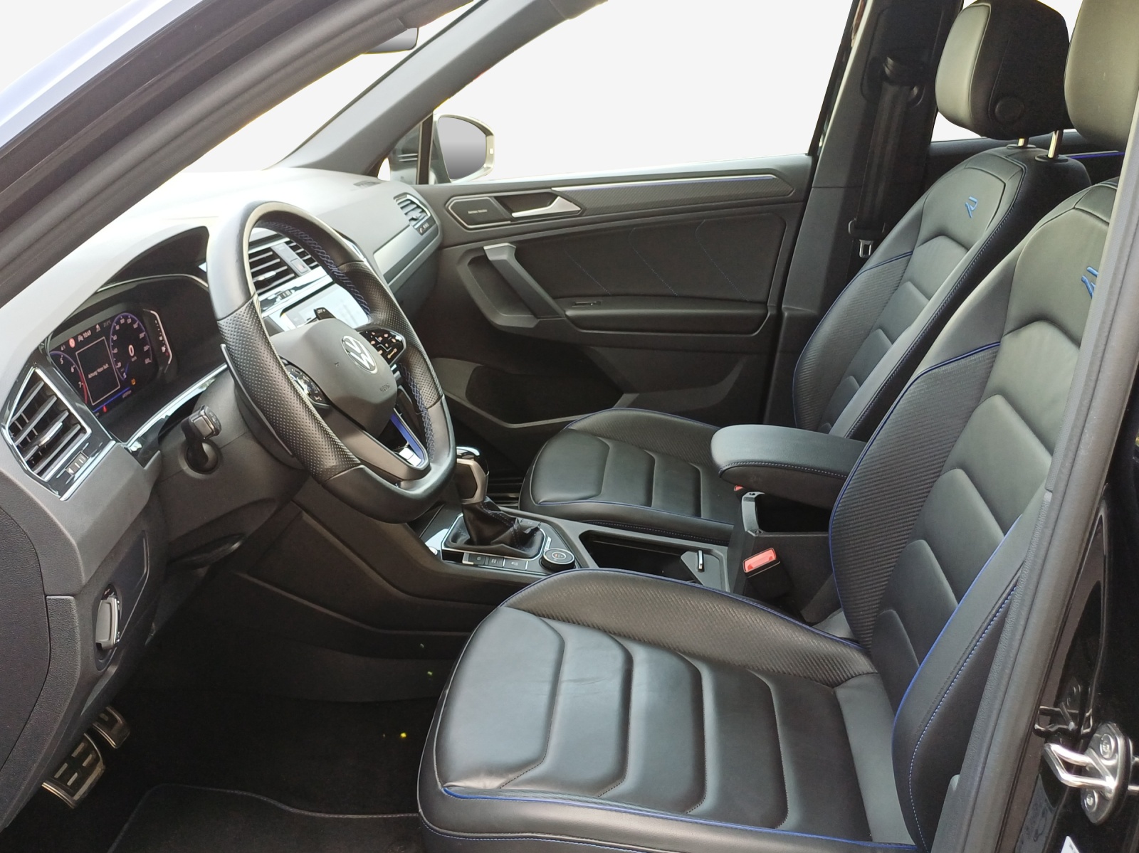 VW Tiguan 2.0TSI R 4Motion DSG-image-7