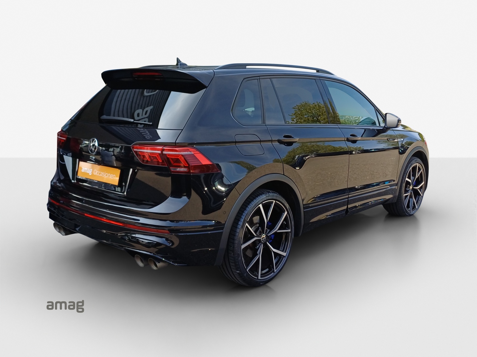 VW Tiguan 2.0TSI R 4Motion DSG-image-4