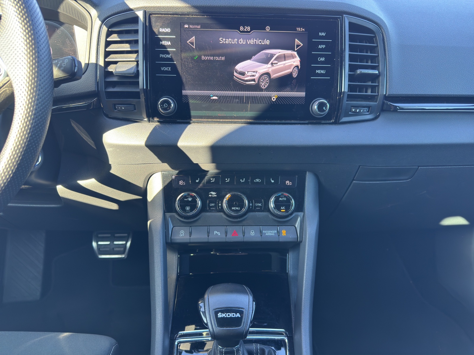 SKODA Karoq 1.5 TSI SportLine DSG-image-13