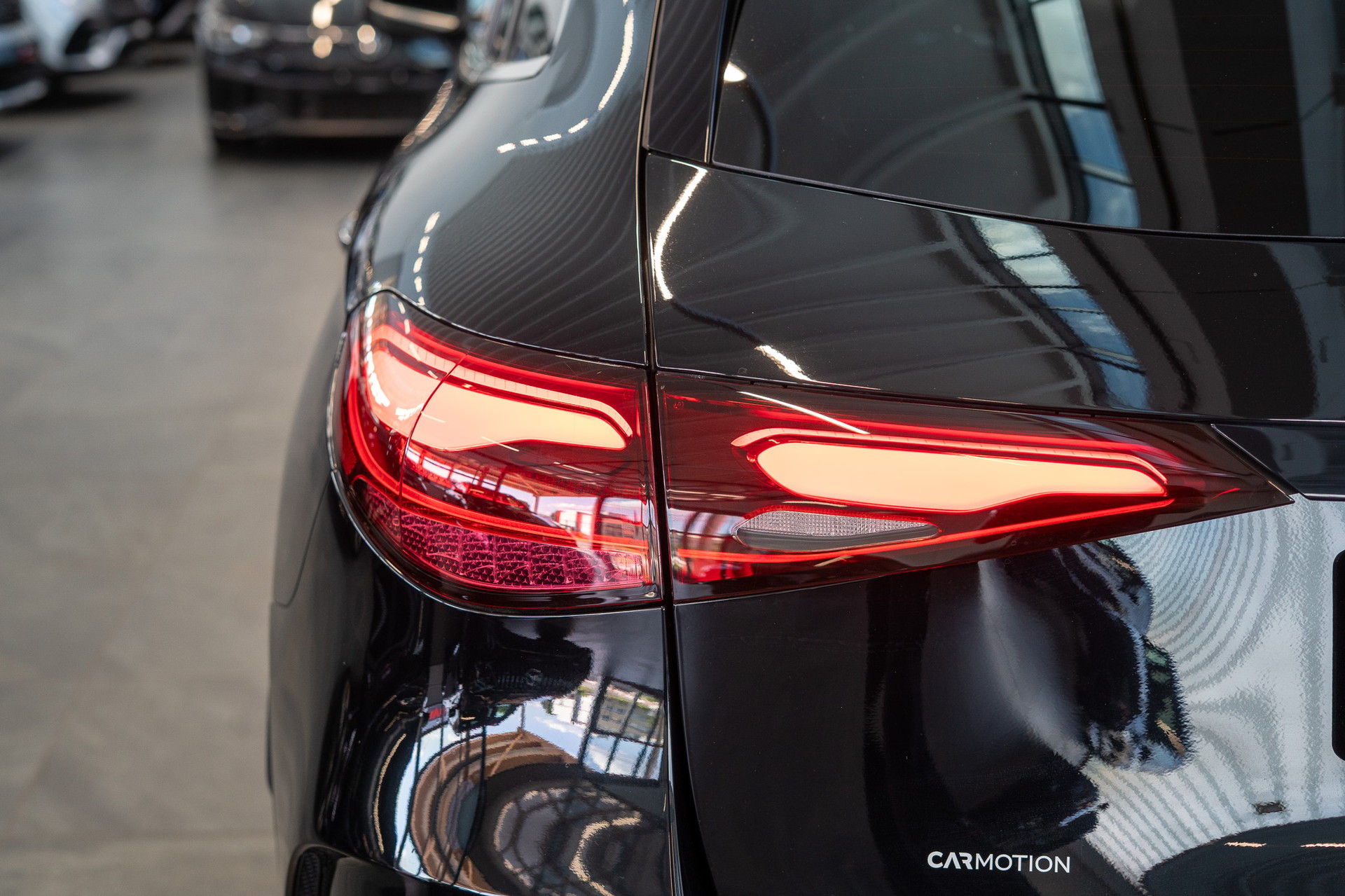 MERCEDES-BENZ GLC 220 d AMG Line 4matic / Panorama-Schiebedach / Ambiente-Beleuchtung / Sitzheizung-image-7
