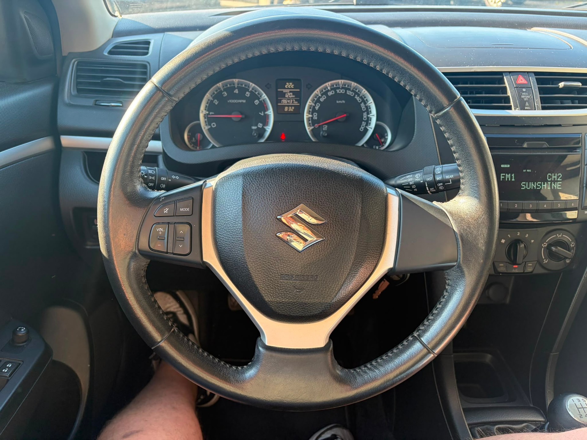 SUZUKI Swift 1.2i 16V GL Top 4x4-image-10