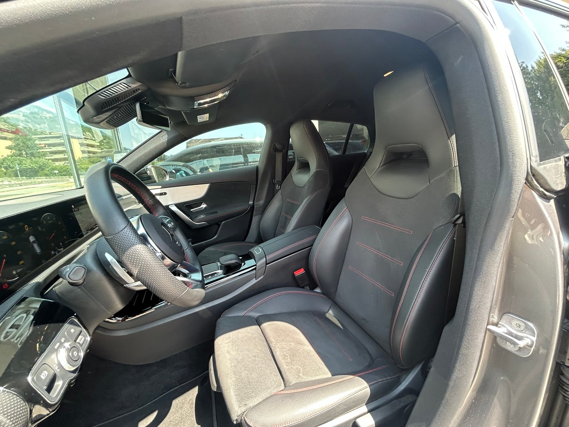 MERCEDES-BENZ CLA Shooting Brake 250 4Matic AMG Line Swiss Star-image-6