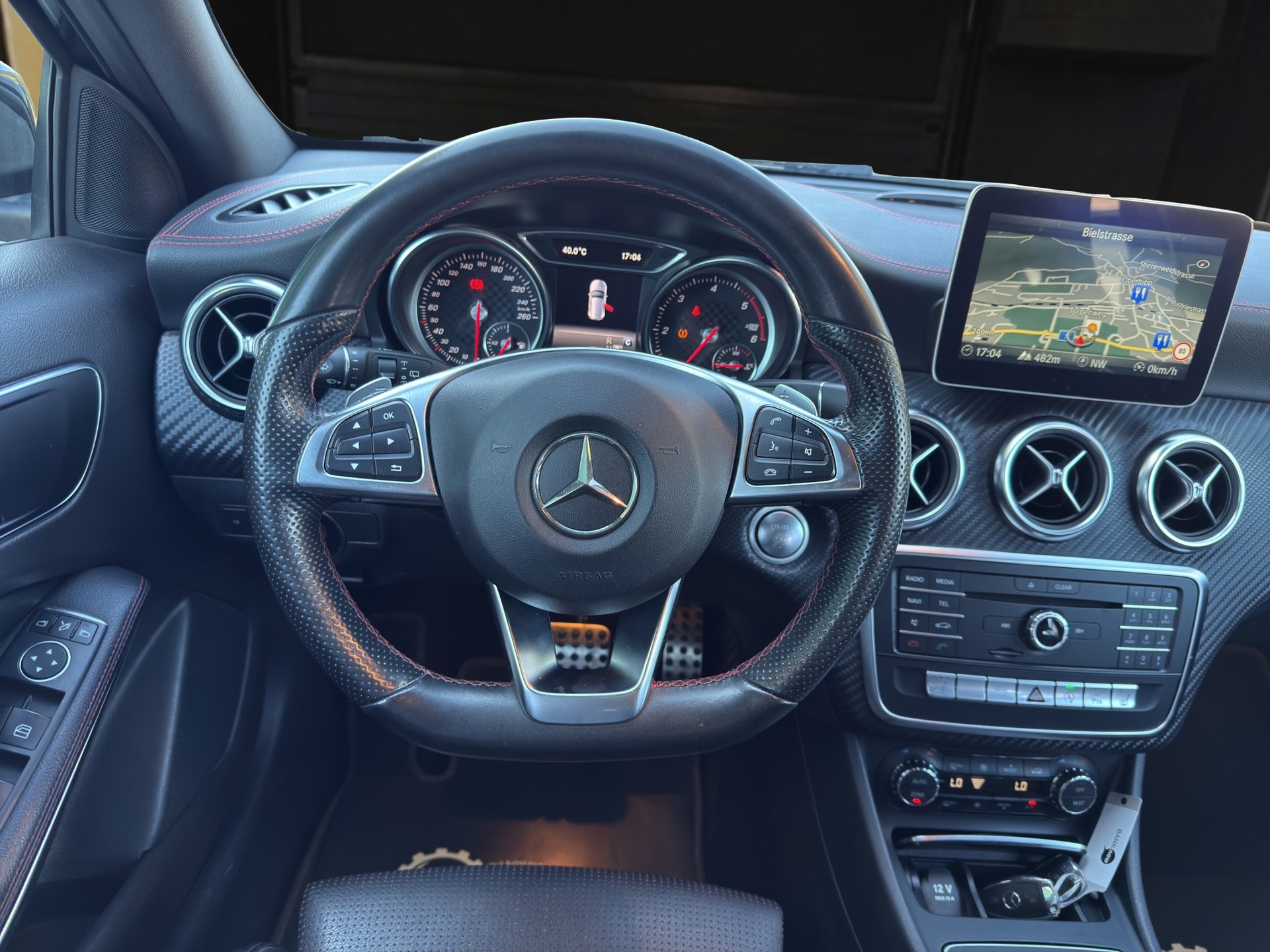 MERCEDES-BENZ A 200 CDI AMG Line 4Matic 7G-DCT-image-11
