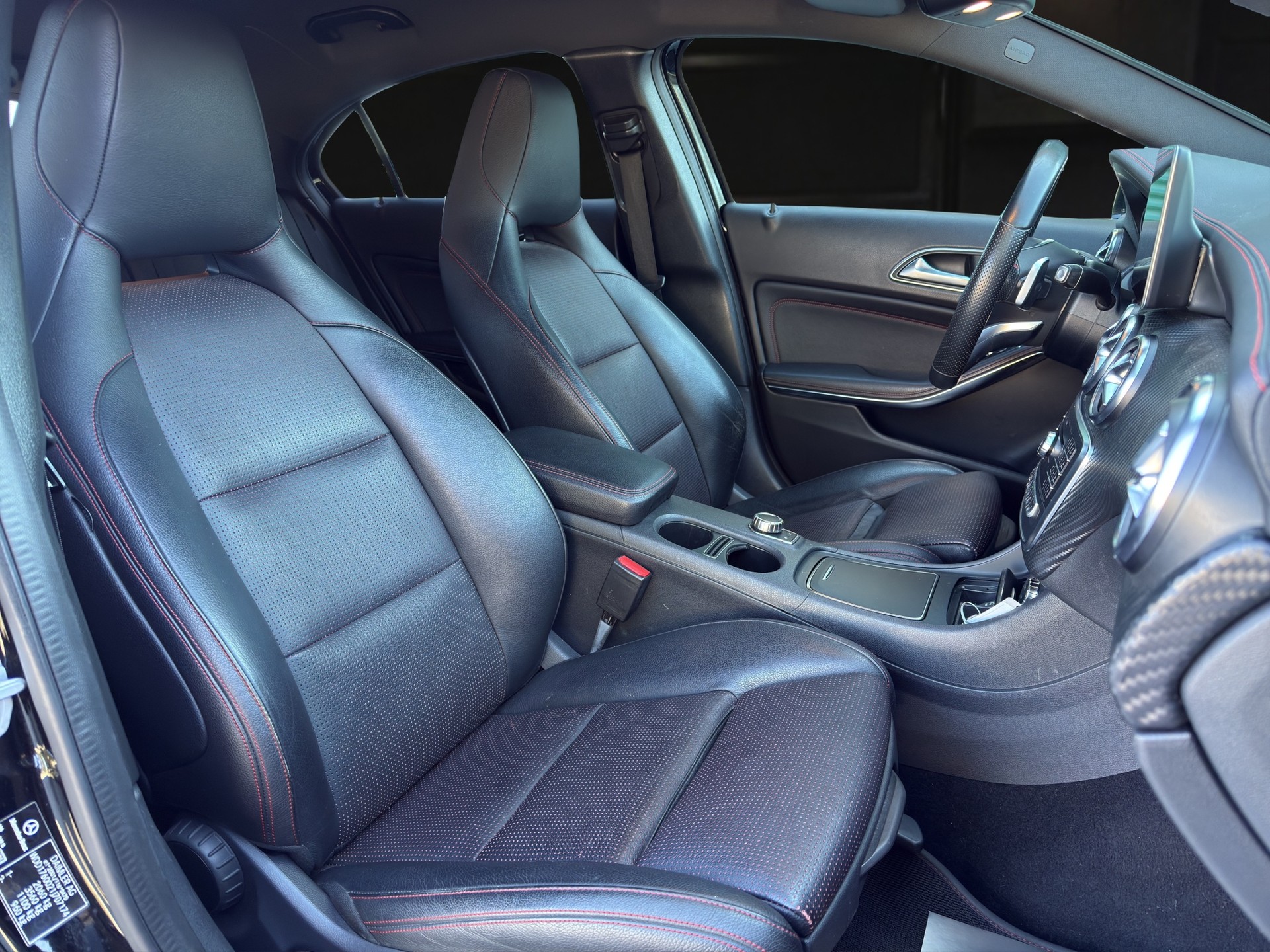 MERCEDES-BENZ A 200 CDI AMG Line 4Matic 7G-DCT-image-9