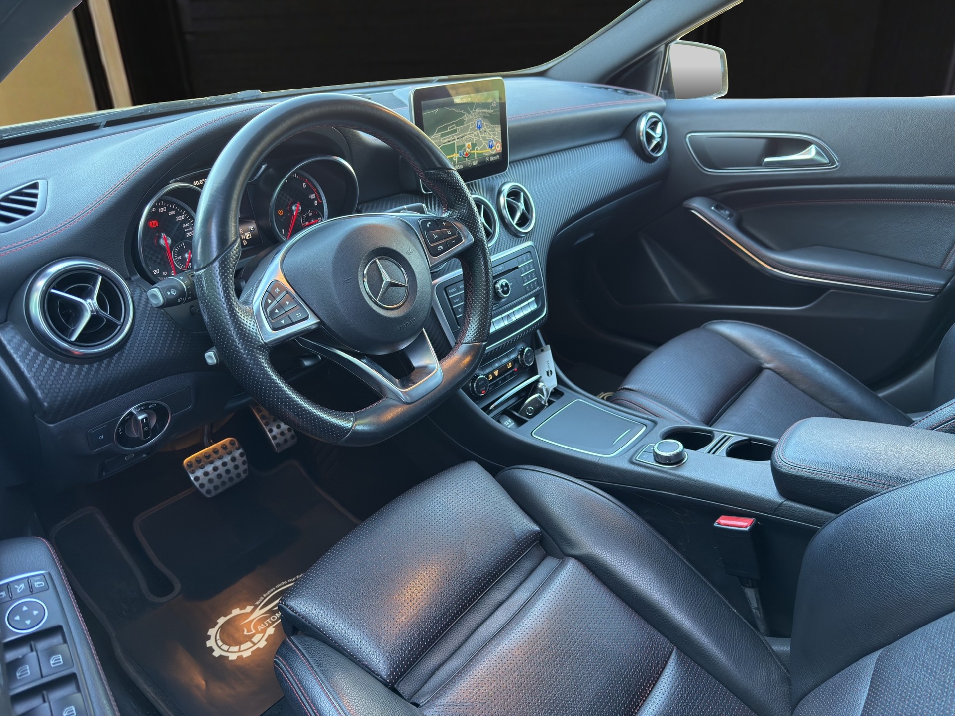 MERCEDES-BENZ A 200 CDI AMG Line 4Matic 7G-DCT-image-8