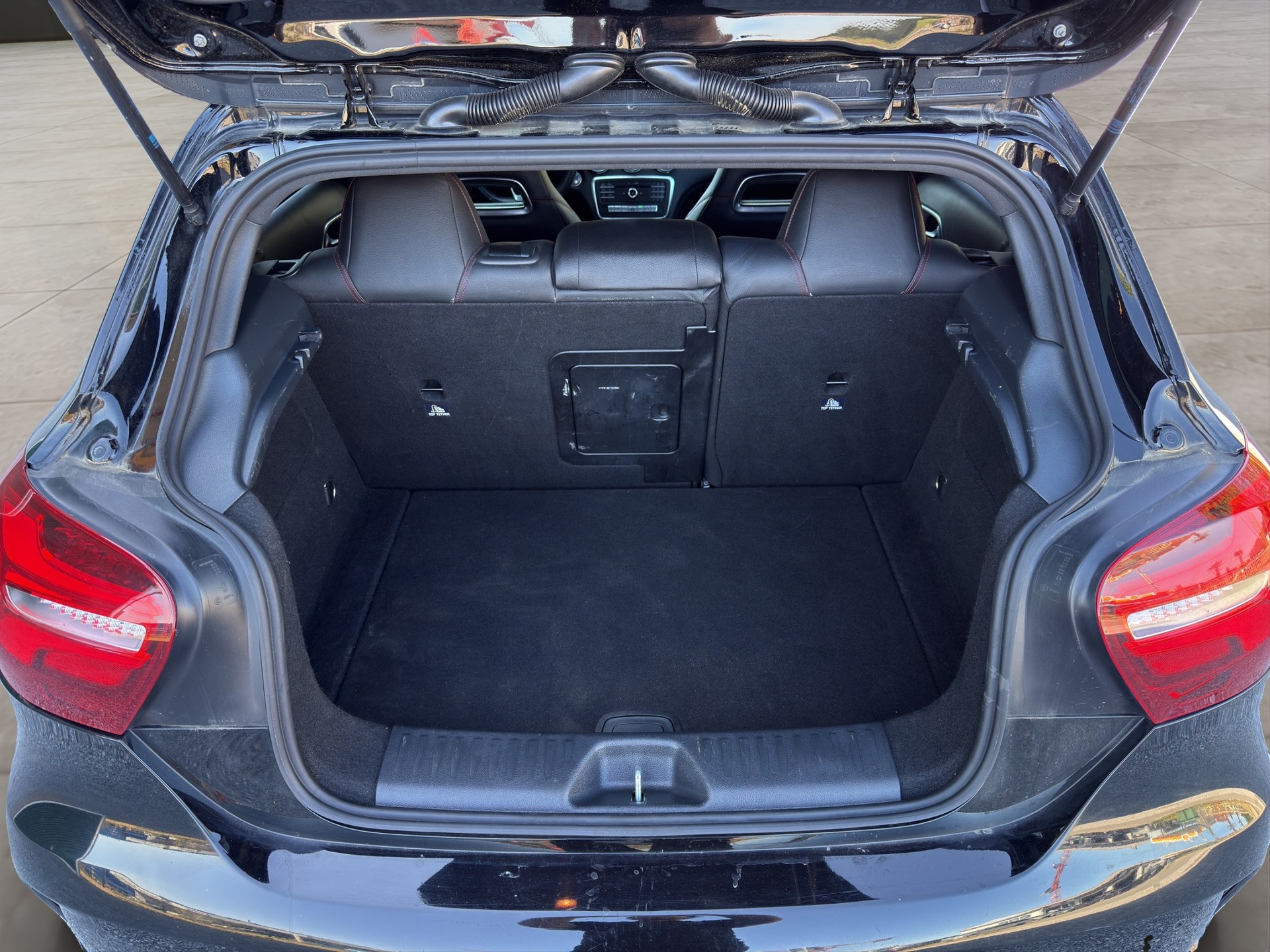 MERCEDES-BENZ A 200 CDI AMG Line 4Matic 7G-DCT-image-13