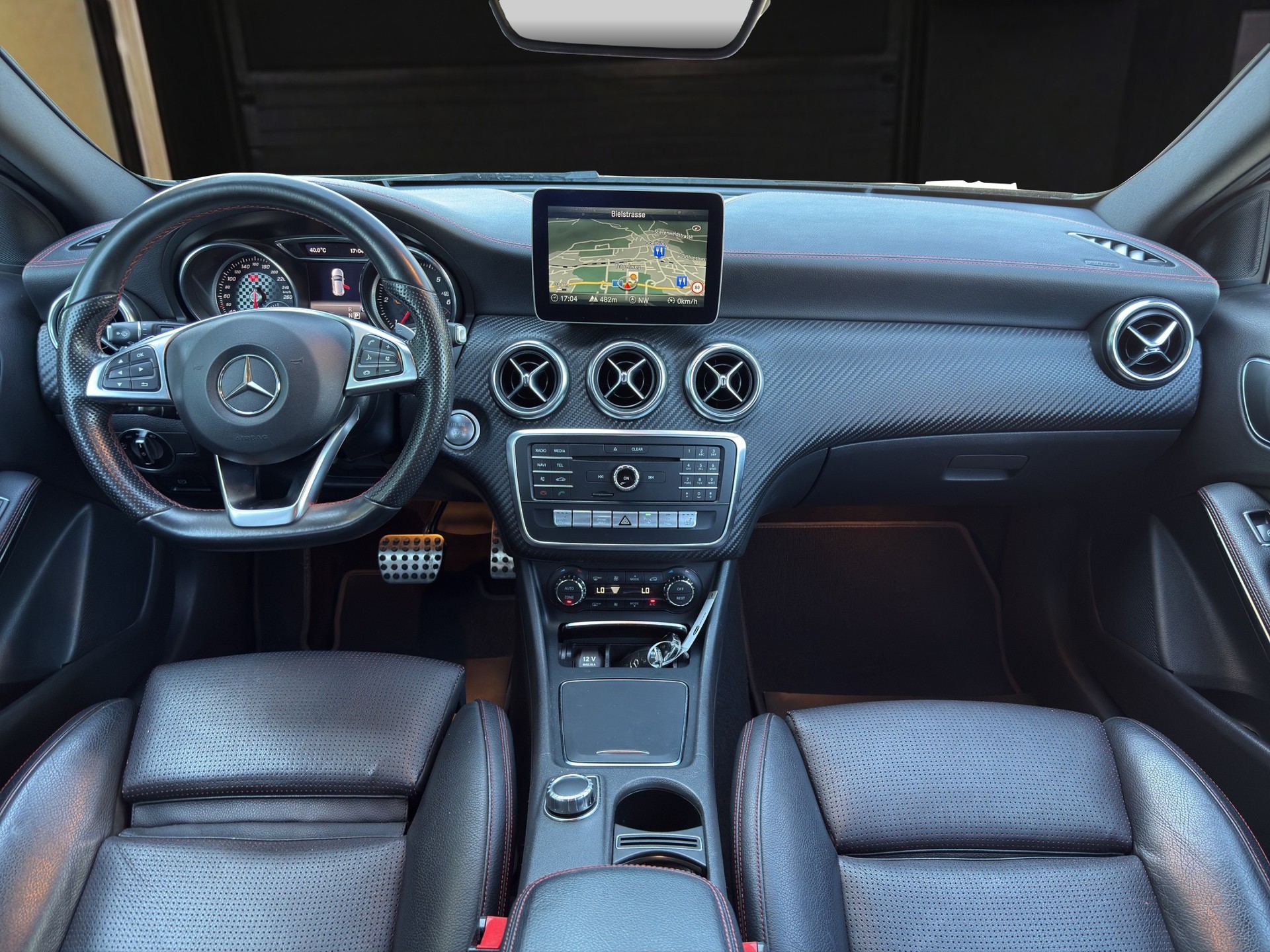 MERCEDES-BENZ A 200 CDI AMG Line 4Matic 7G-DCT-image-10