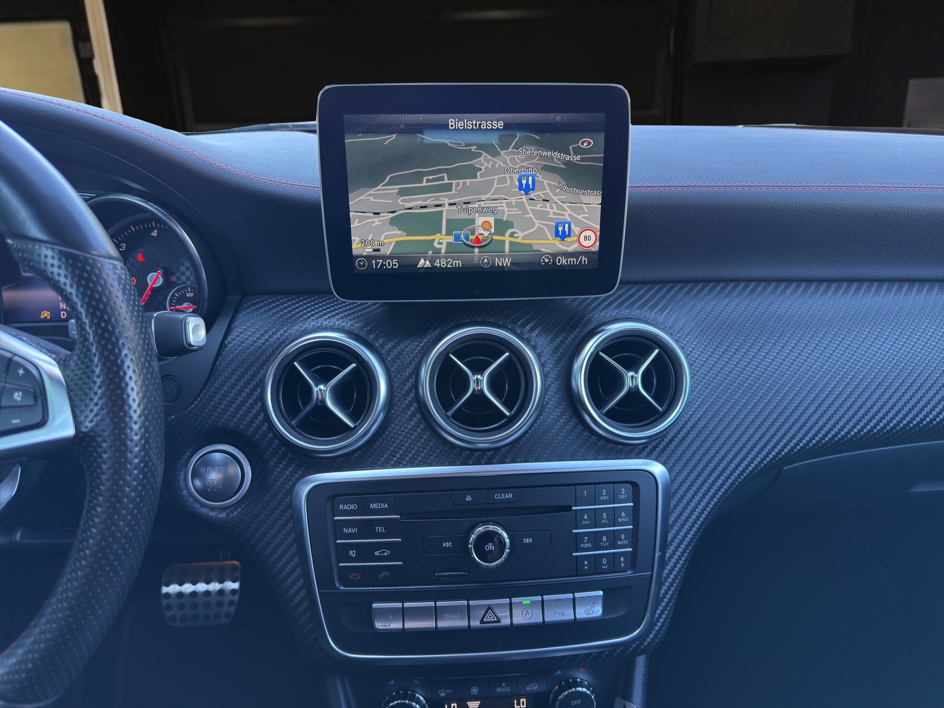 MERCEDES-BENZ A 200 CDI AMG Line 4Matic 7G-DCT-image-14