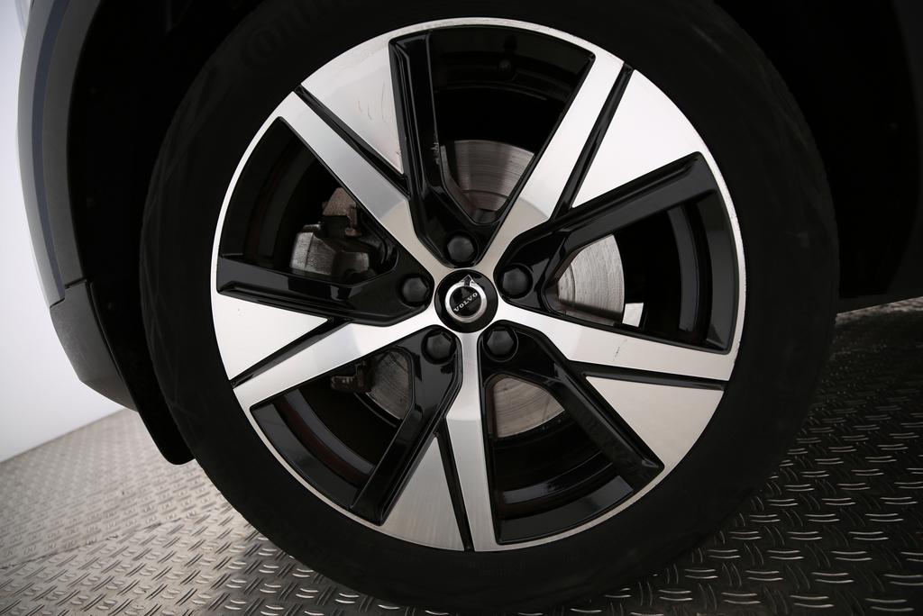 VOLVO XC40 1.5 T4 PiH R-Design-image-9