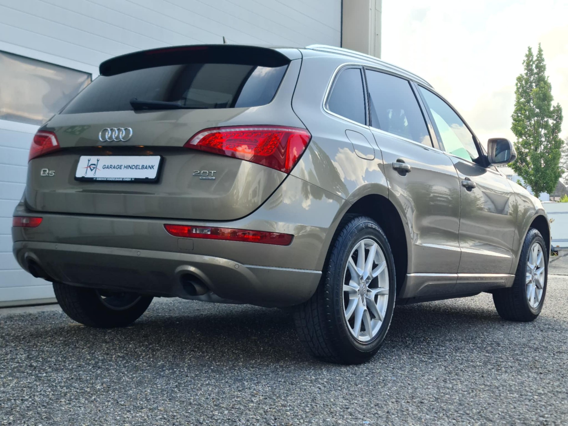 AUDI Q5 2.0 TFSI quattro S-tronic-image-8