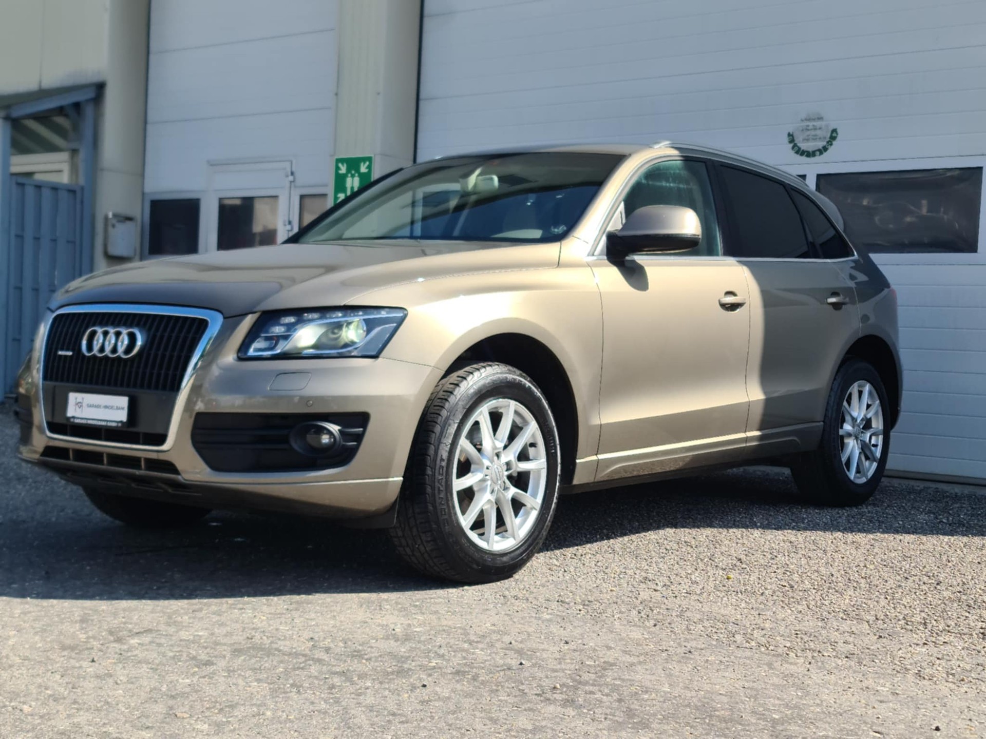 AUDI Q5 2.0 TFSI quattro S-tronic-image-4