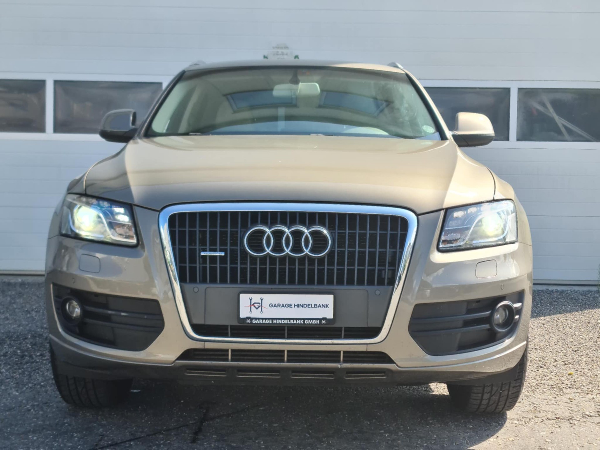 AUDI Q5 2.0 TFSI quattro S-tronic-image-2