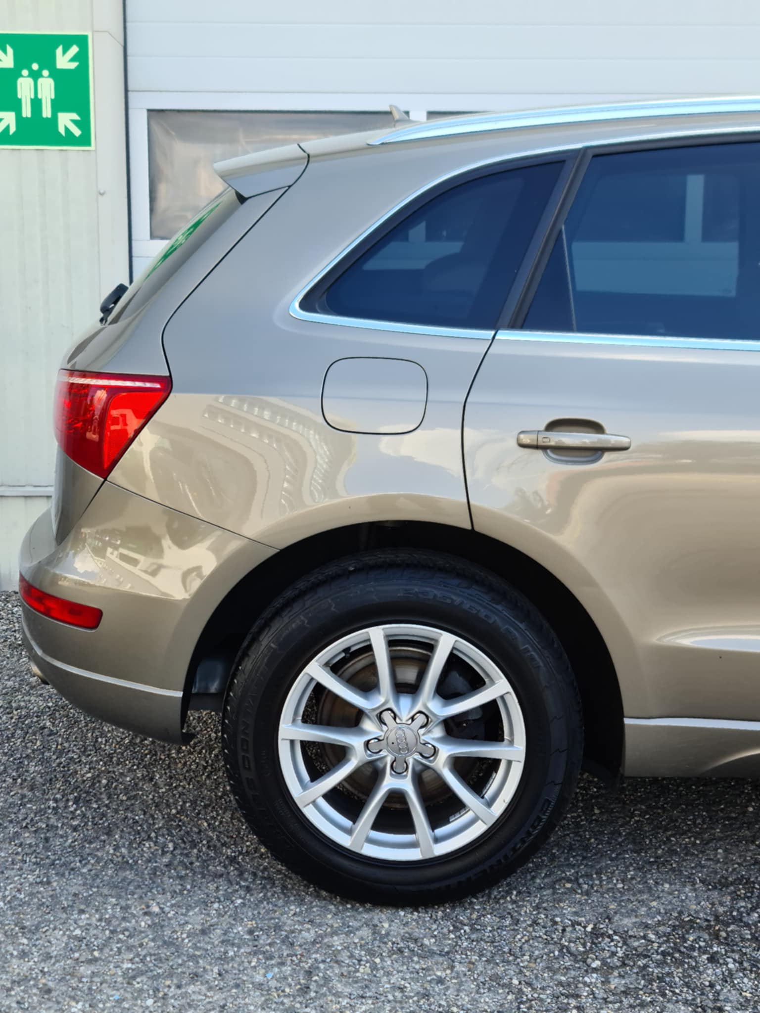 AUDI Q5 2.0 TFSI quattro S-tronic-image-6