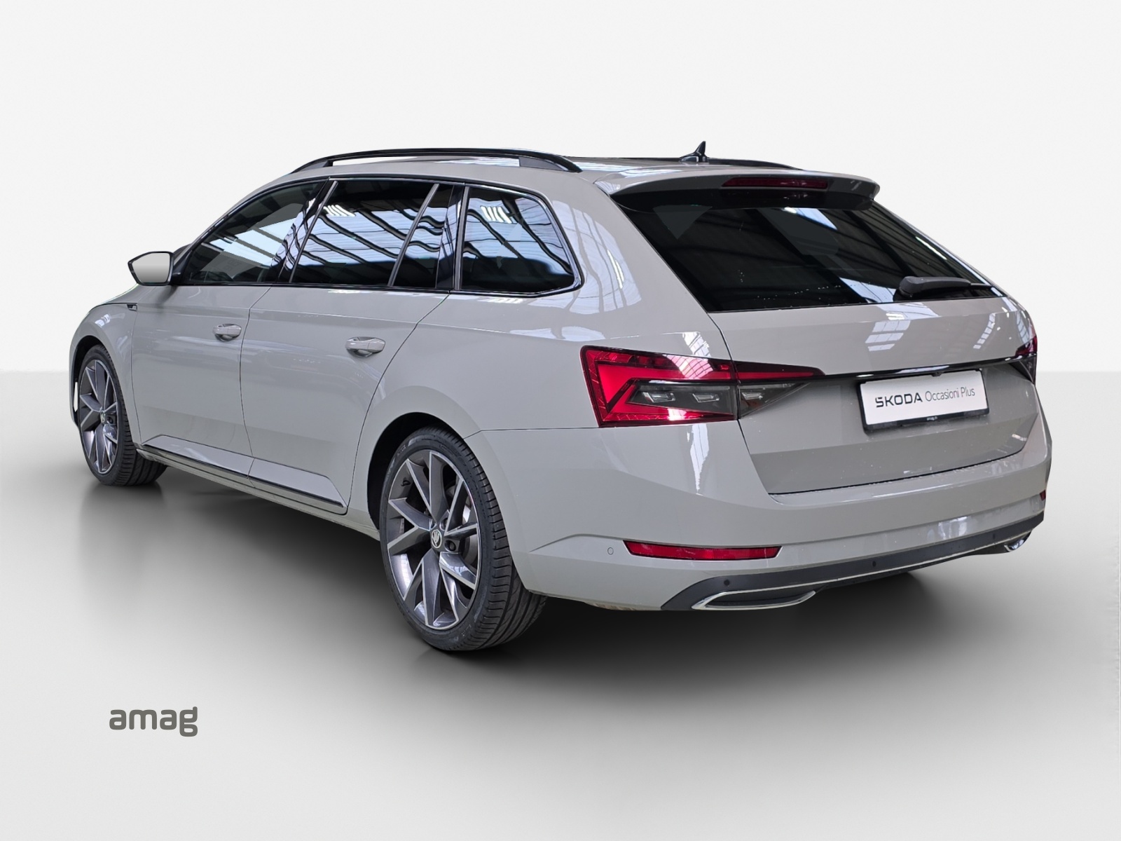 SKODA Superb Combi 2.0 TDi SportLine Light 4x4 DSG-image-2