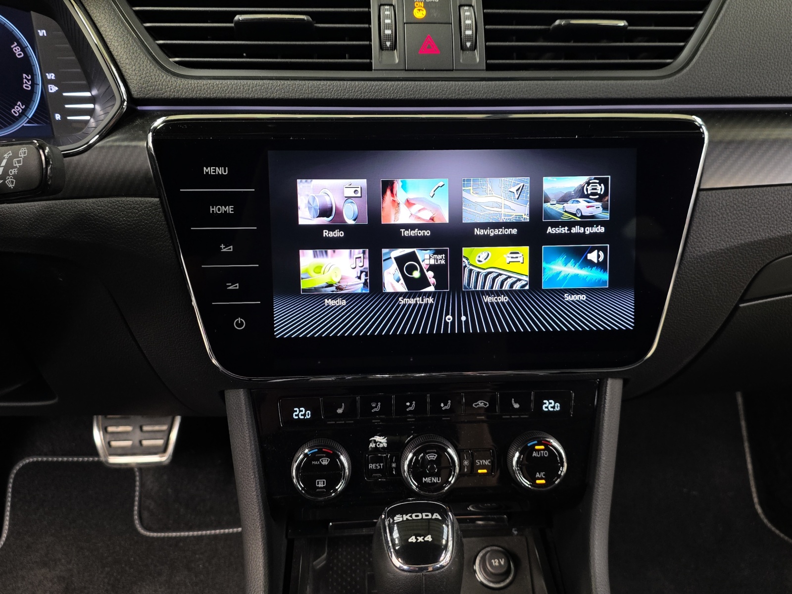 SKODA Superb Combi 2.0 TDi SportLine Light 4x4 DSG-image-10