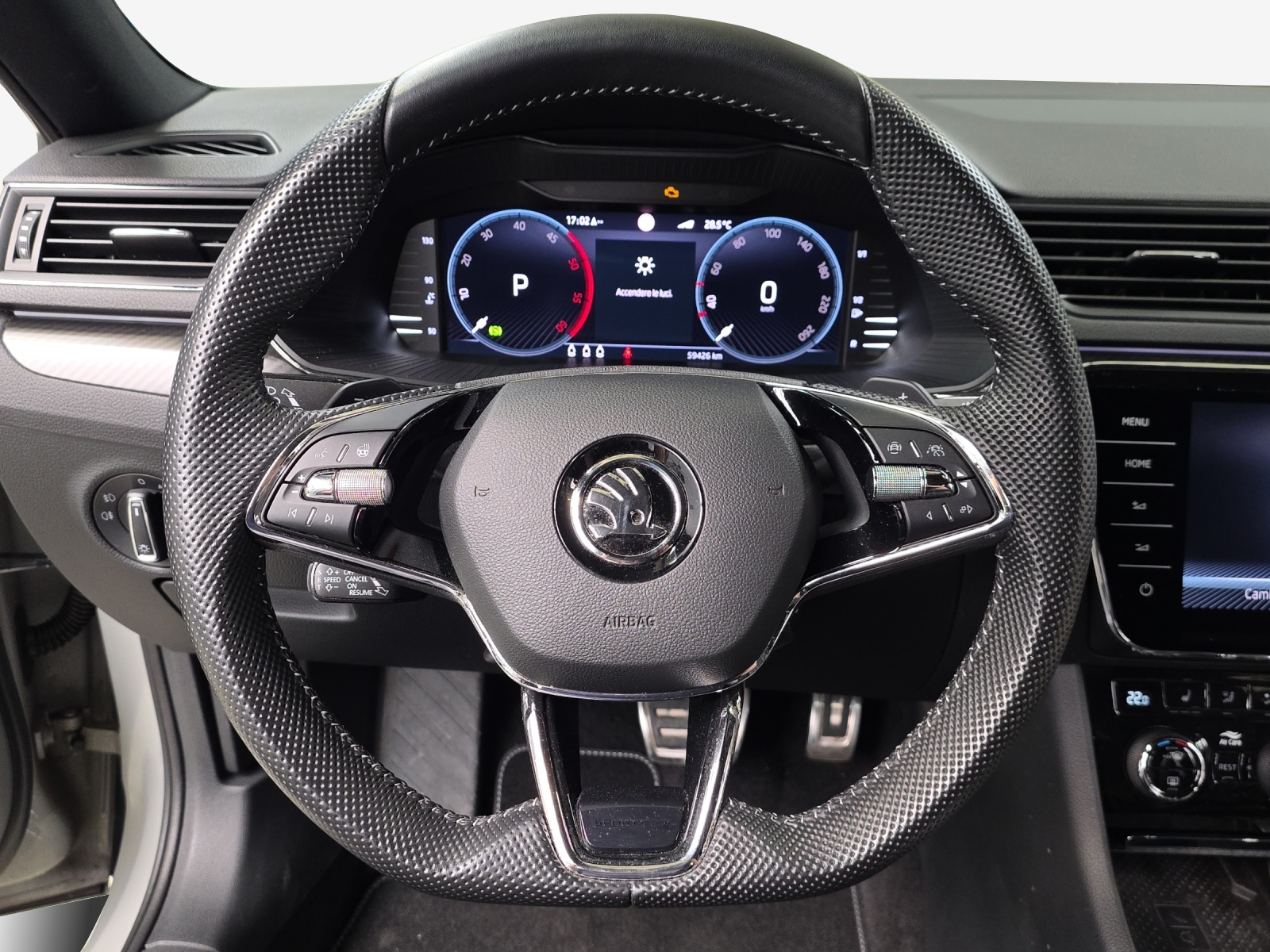 SKODA Superb Combi 2.0 TDi SportLine Light 4x4 DSG-image-9