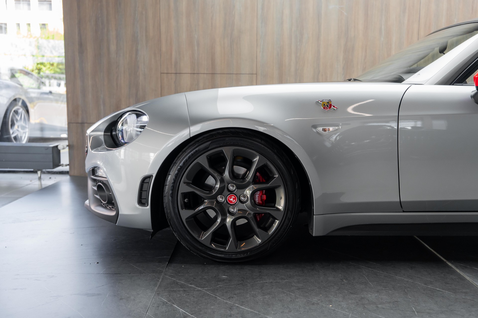 FIAT 124 Spider 1.4 TB Abarth Automatic-image-30