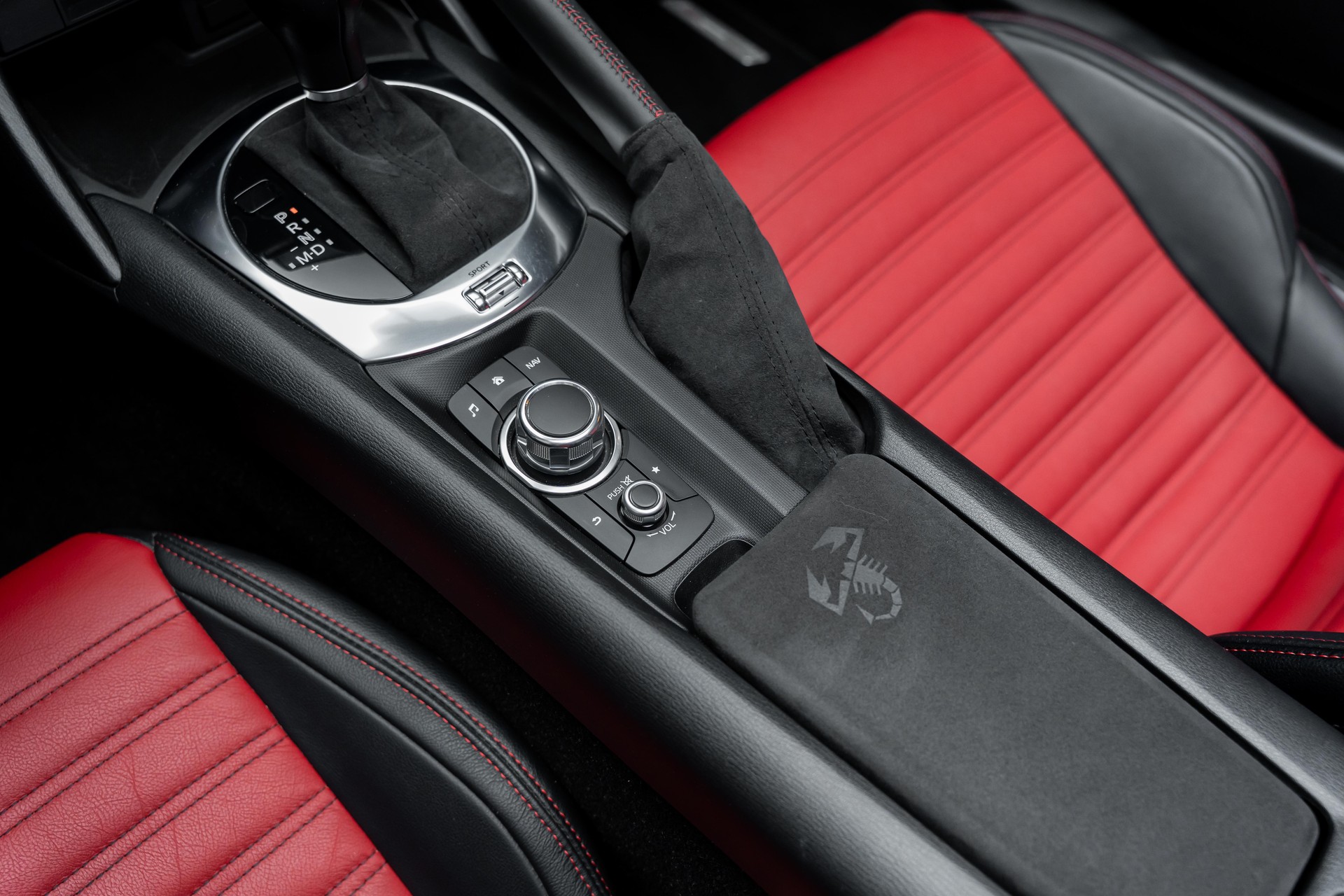 FIAT 124 Spider 1.4 TB Abarth Automatic-image-14