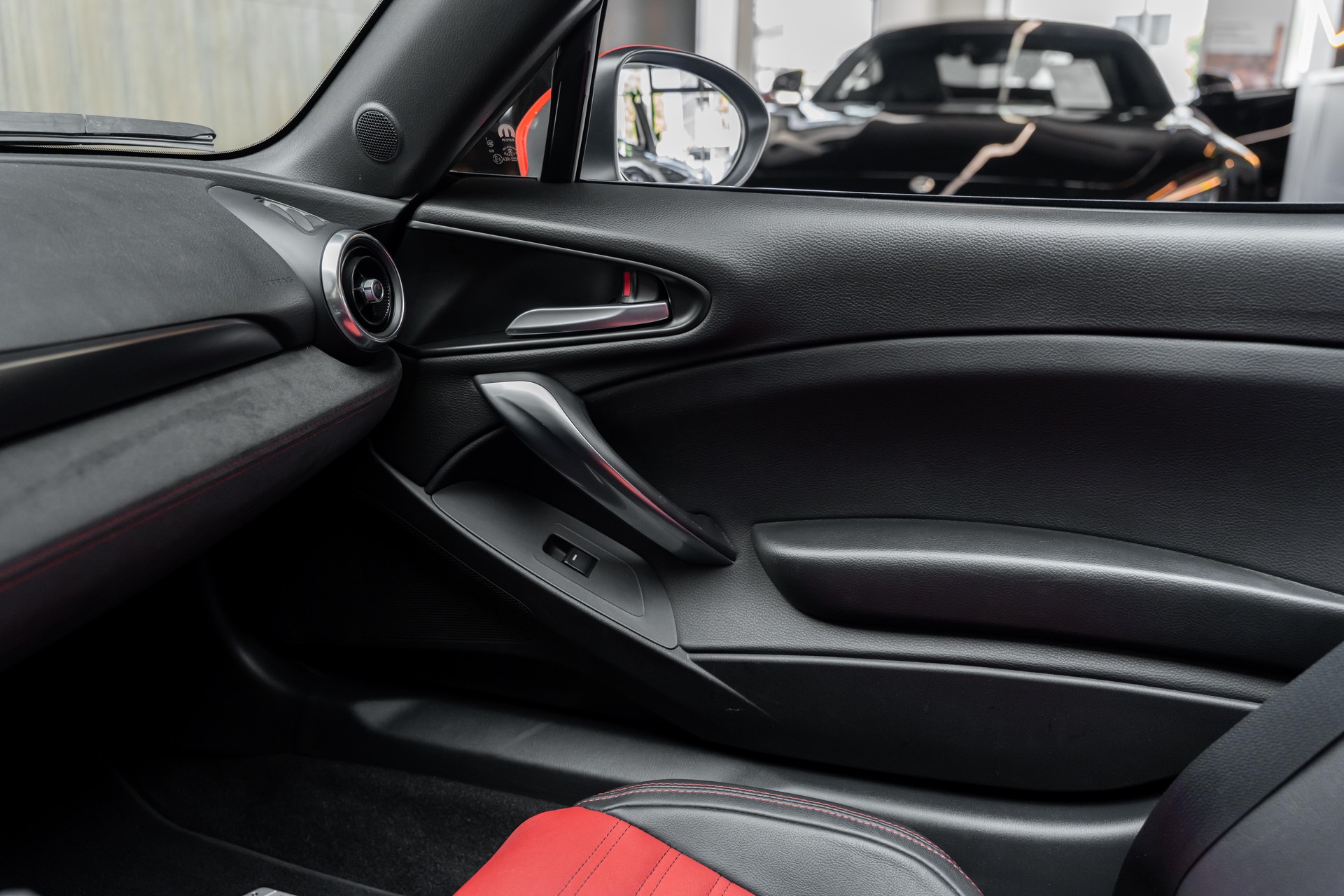 FIAT 124 Spider 1.4 TB Abarth Automatic-image-16