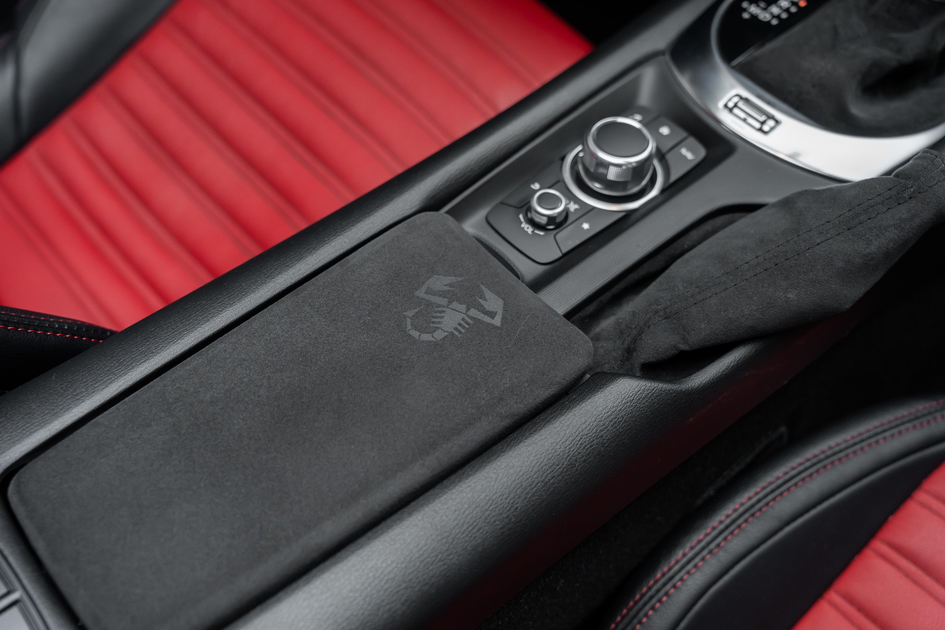 FIAT 124 Spider 1.4 TB Abarth Automatic-image-18