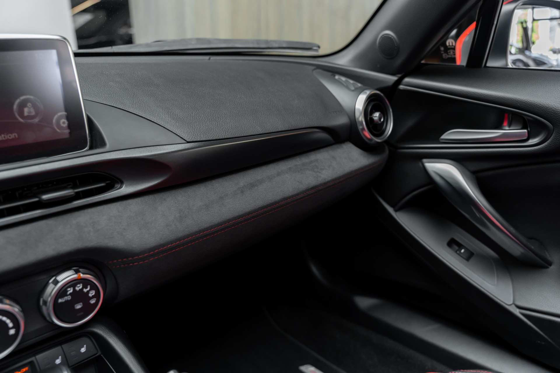 FIAT 124 Spider 1.4 TB Abarth Automatic-image-15