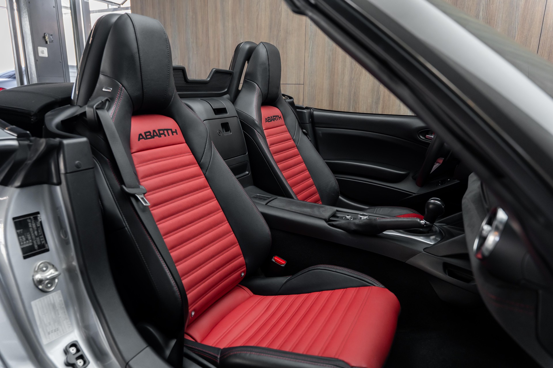 FIAT 124 Spider 1.4 TB Abarth Automatic-image-8