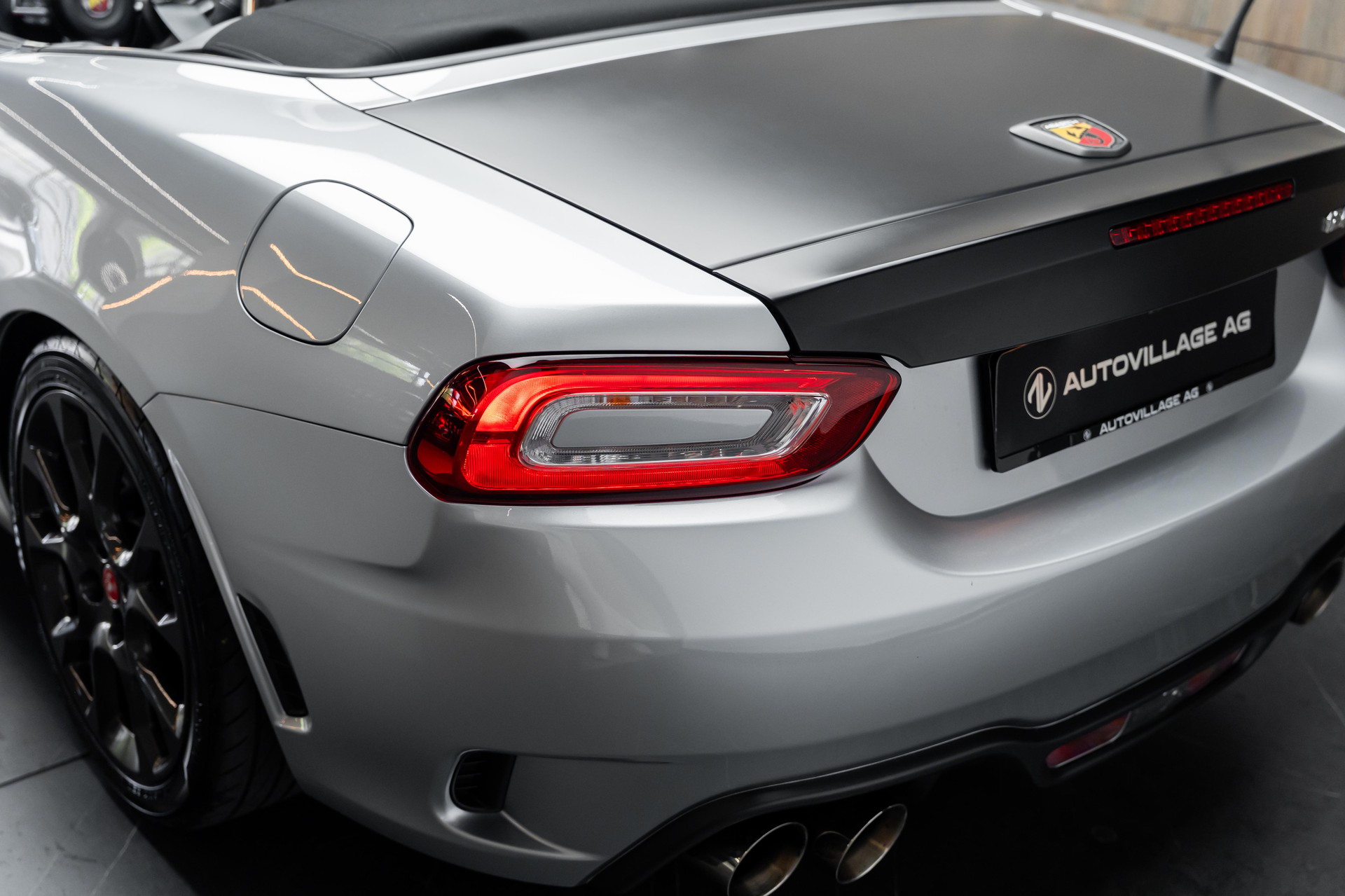 FIAT 124 Spider 1.4 TB Abarth Automatic-image-24