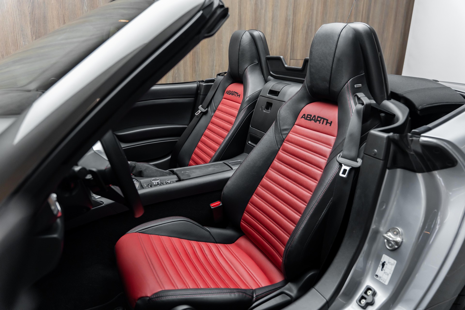 FIAT 124 Spider 1.4 TB Abarth Automatic-image-5