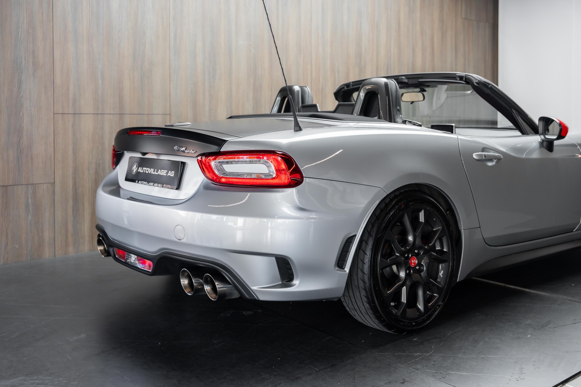 FIAT 124 Spider 1.4 TB Abarth Automatic-image-27