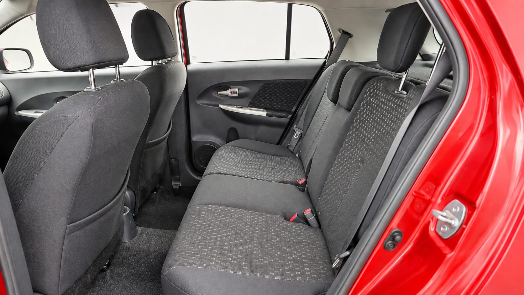 TOYOTA UrbanCruiser 1.4 D-4D Linea Sol 4WD-image-4