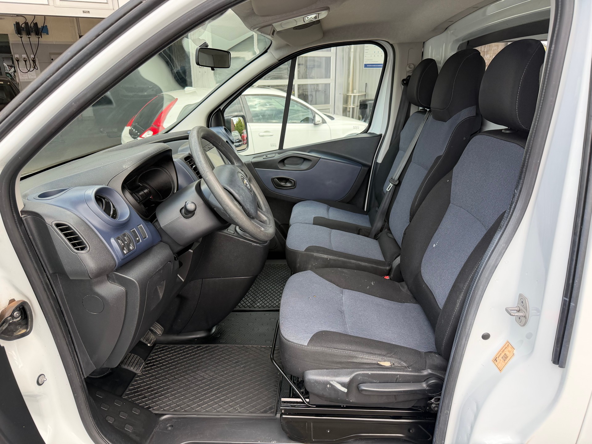 OPEL Vivaro 1.6 CDTI 2.7t L1H1-image-8