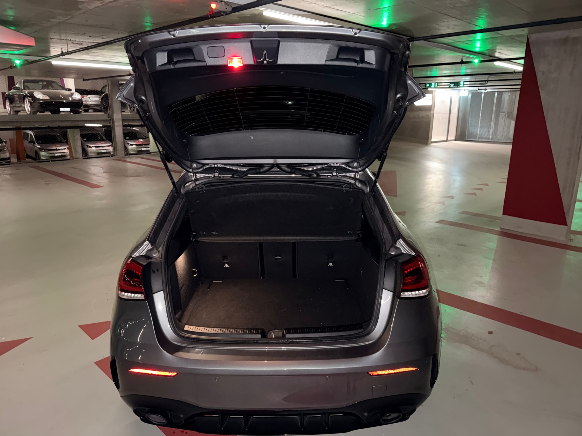 MERCEDES-BENZ A 35 AMG 4matic-image-3