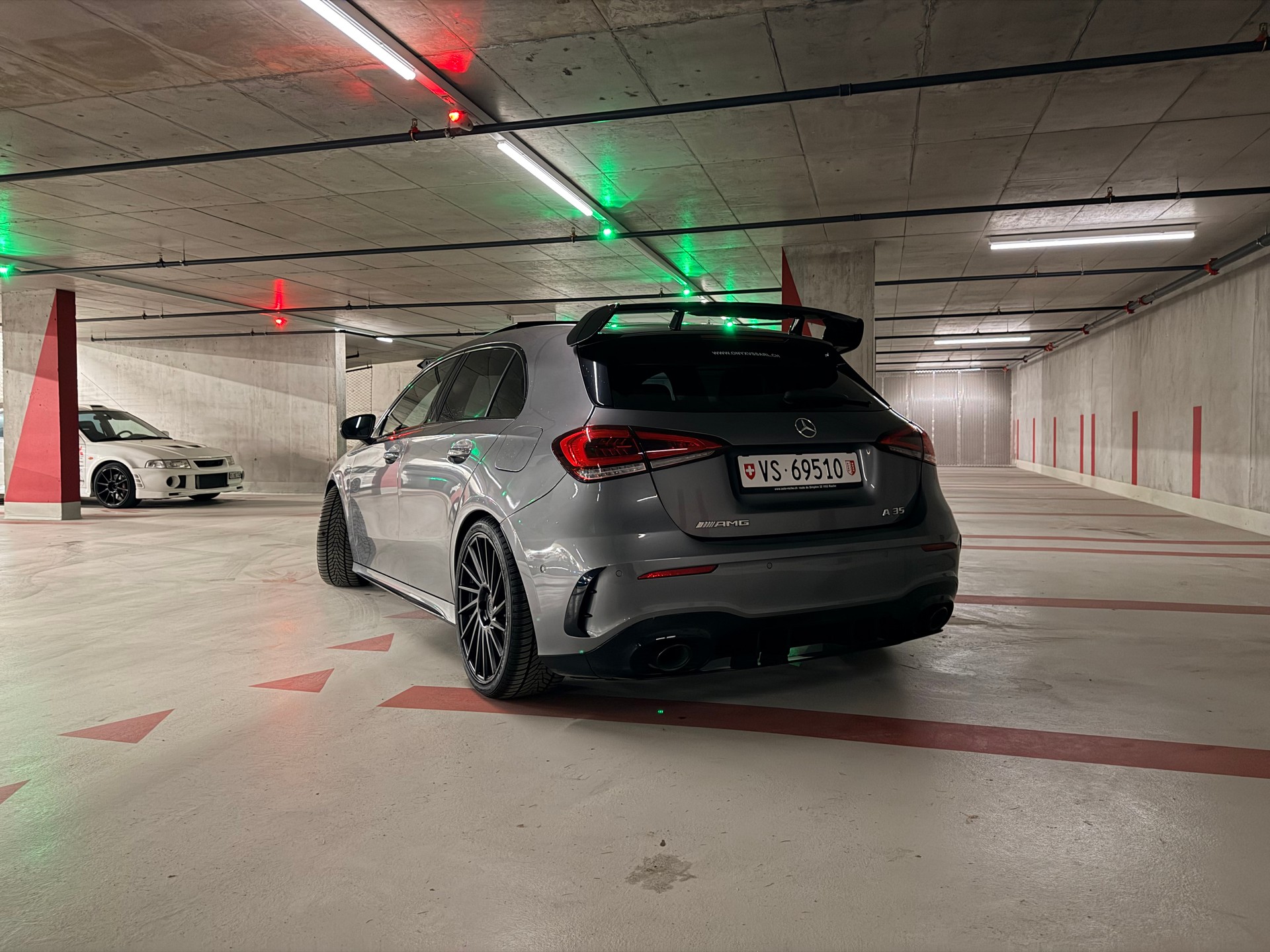 MERCEDES-BENZ A 35 AMG 4matic-image-2