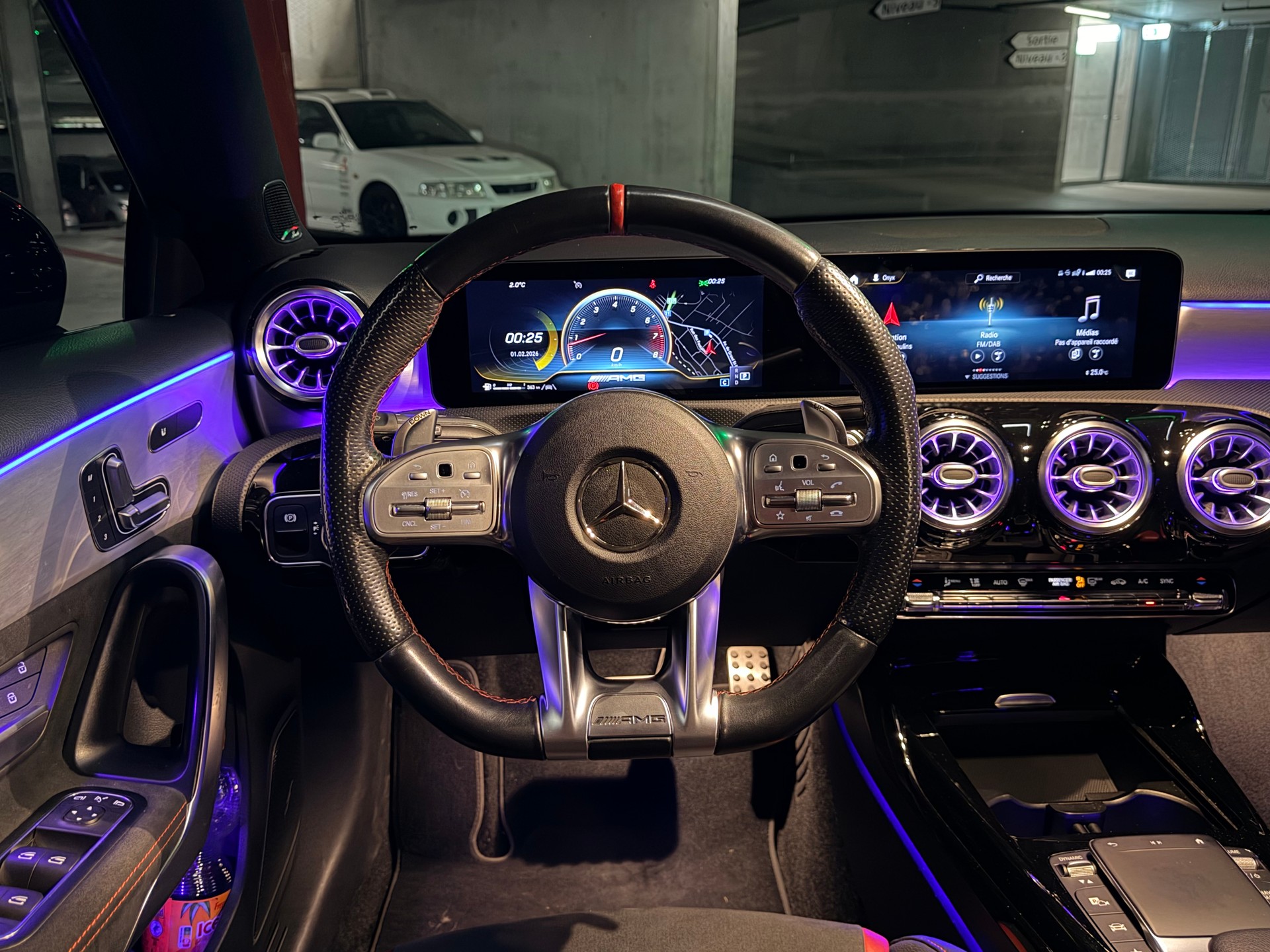 MERCEDES-BENZ A 35 AMG 4matic-image-5