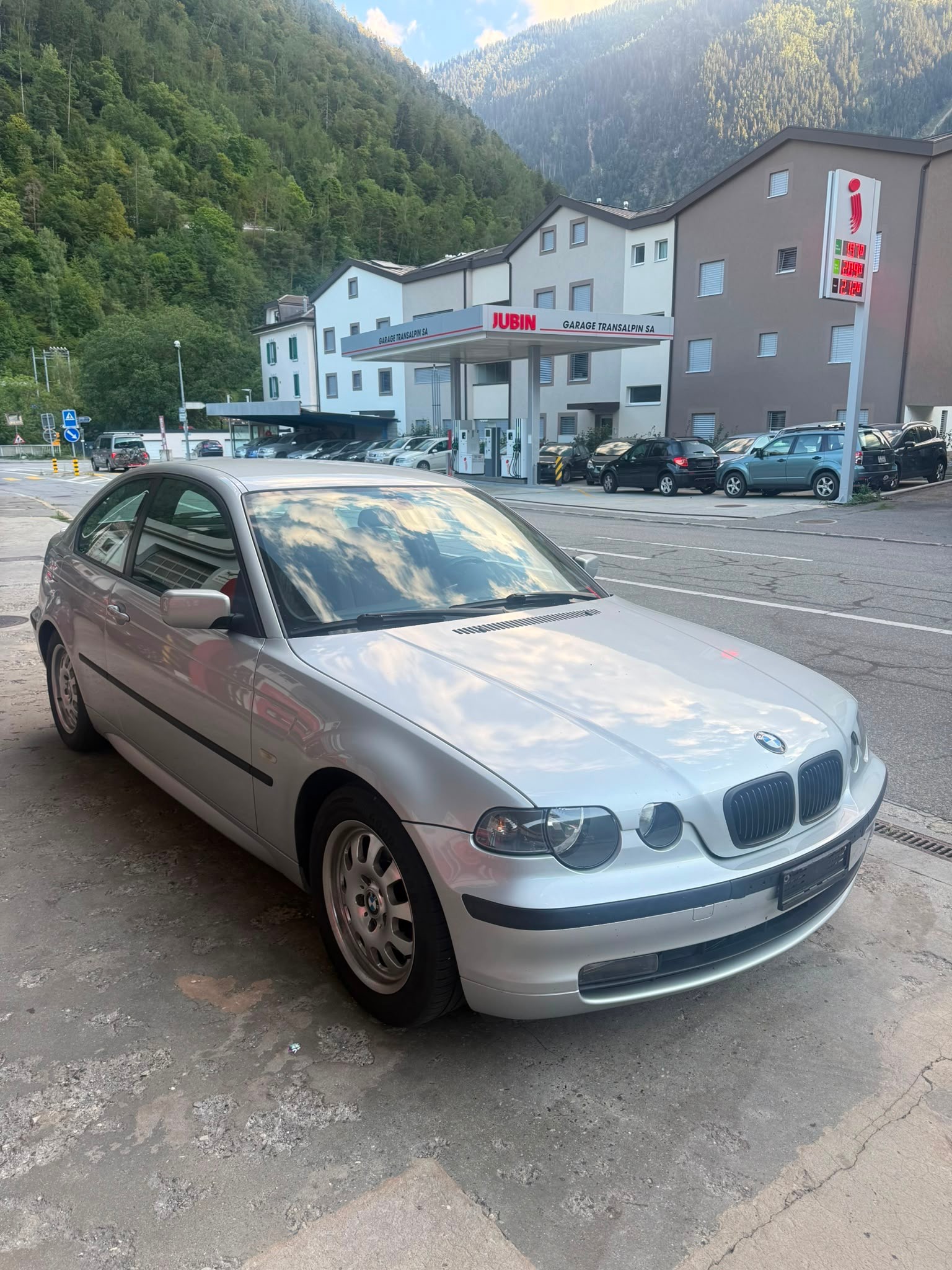 BMW 318 ti Compact-image-0
