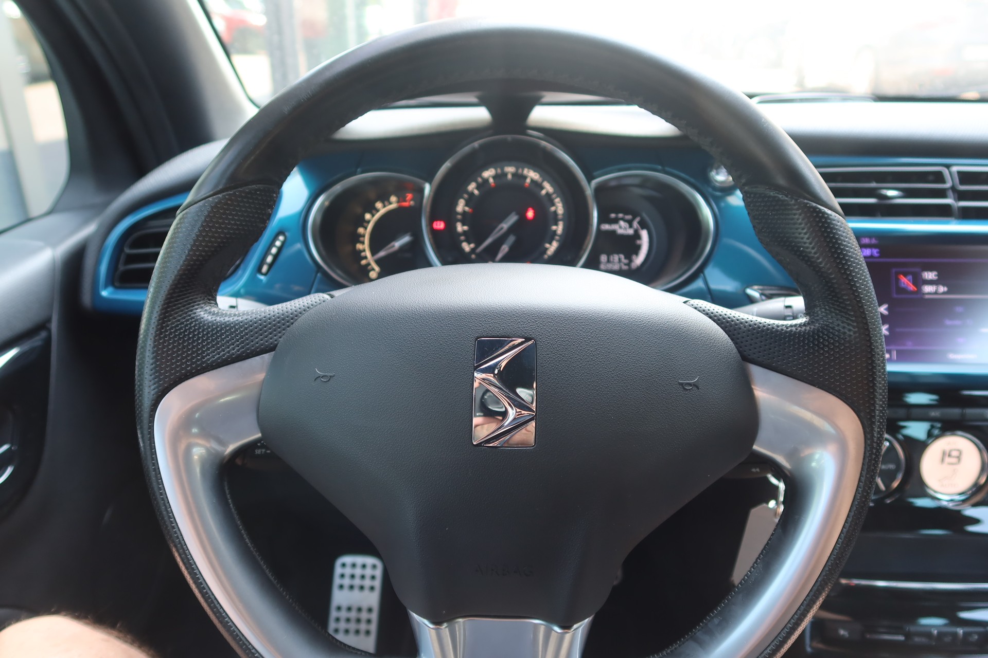 DS AUTOMOBILES DS3 1.6 THP Sp. Chic Plus-image-9