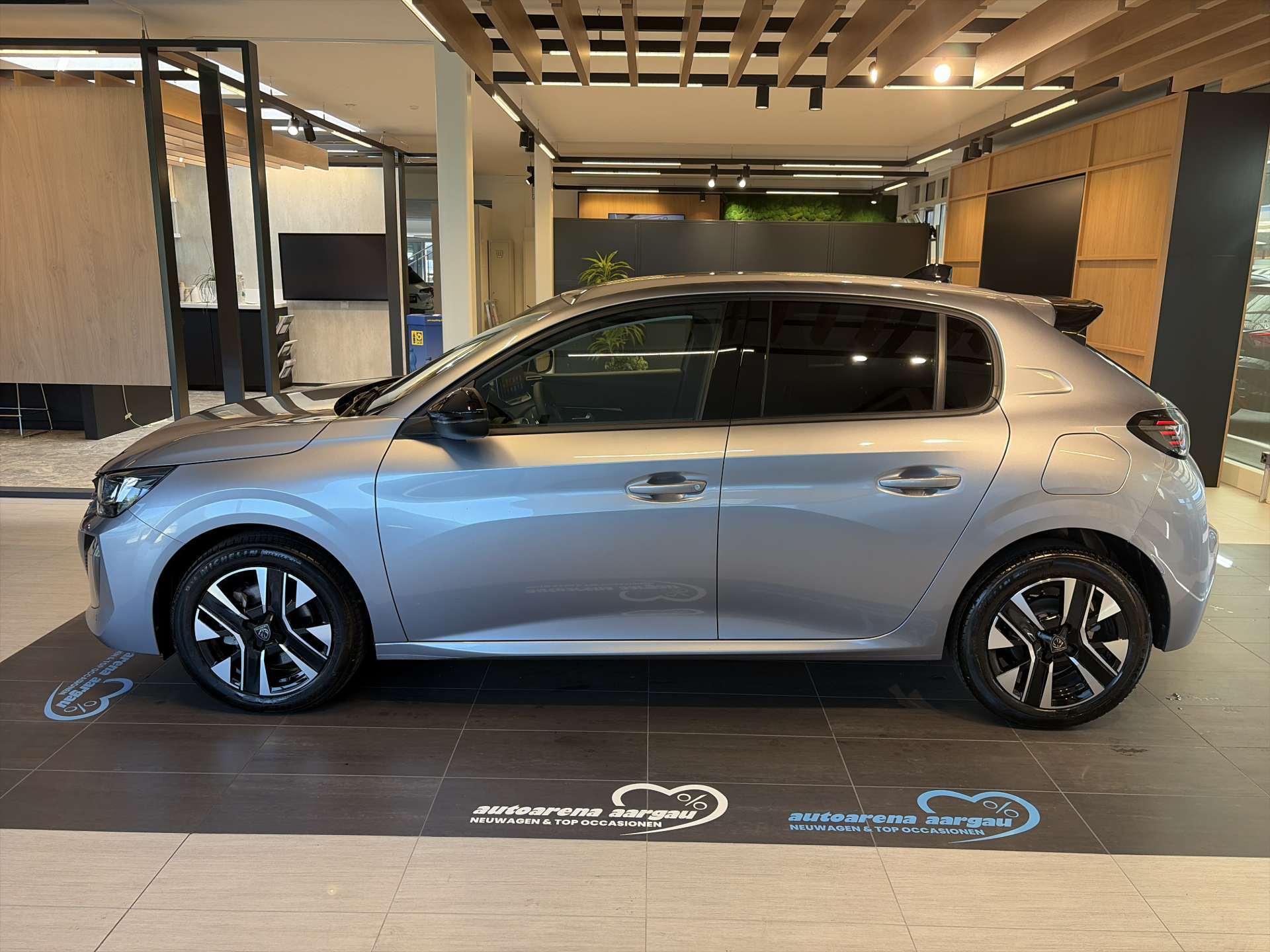 PEUGEOT 208 1.2 MHEV 110 Allure Automat-image-11
