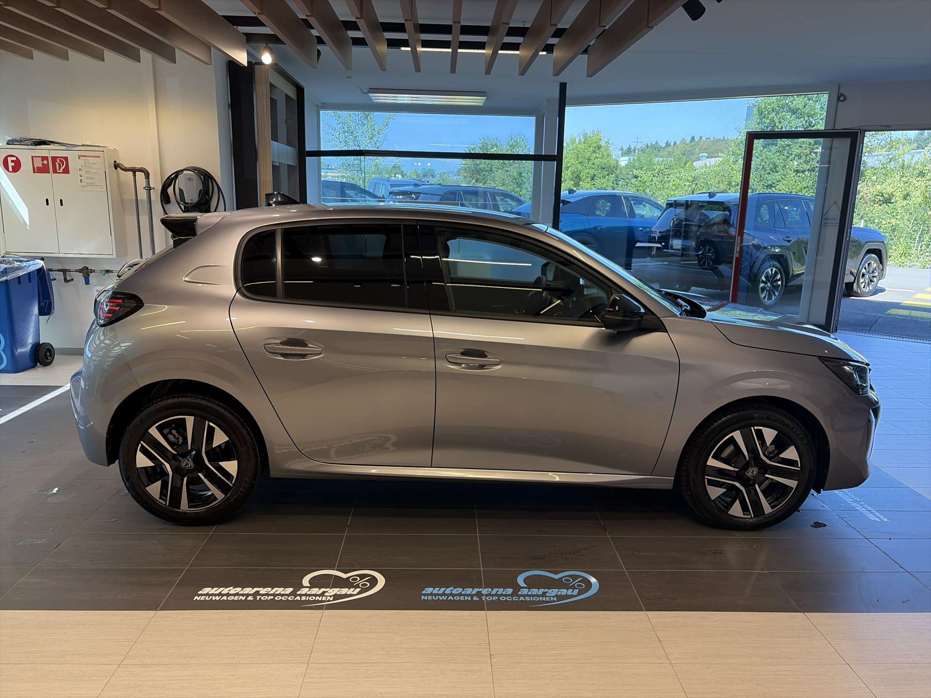 PEUGEOT 208 1.2 MHEV 110 Allure Automat-image-13