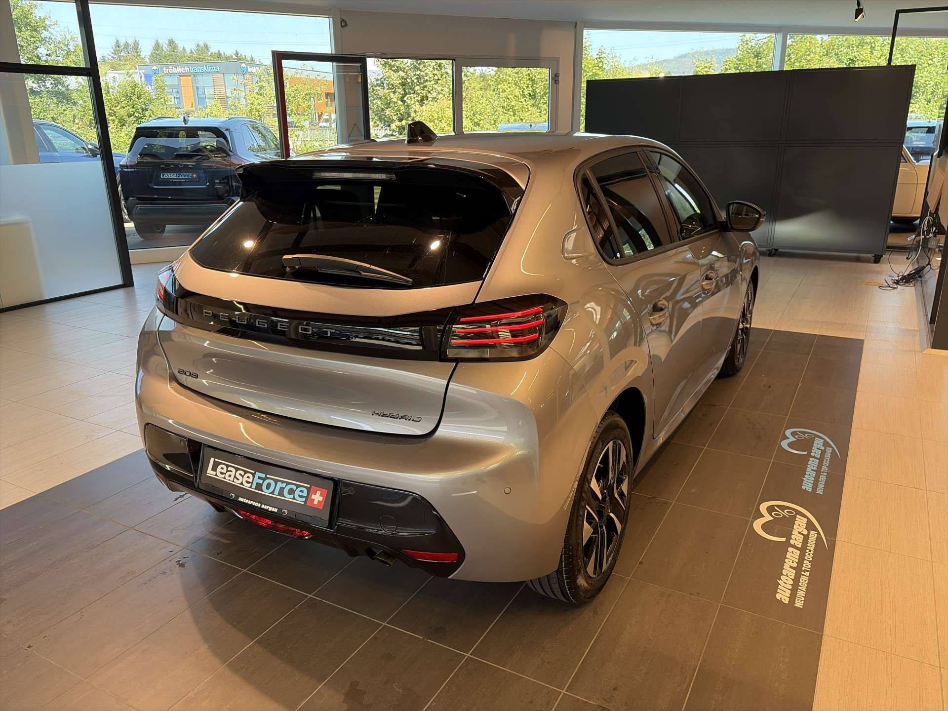 PEUGEOT 208 1.2 MHEV 110 Allure Automat-image-2