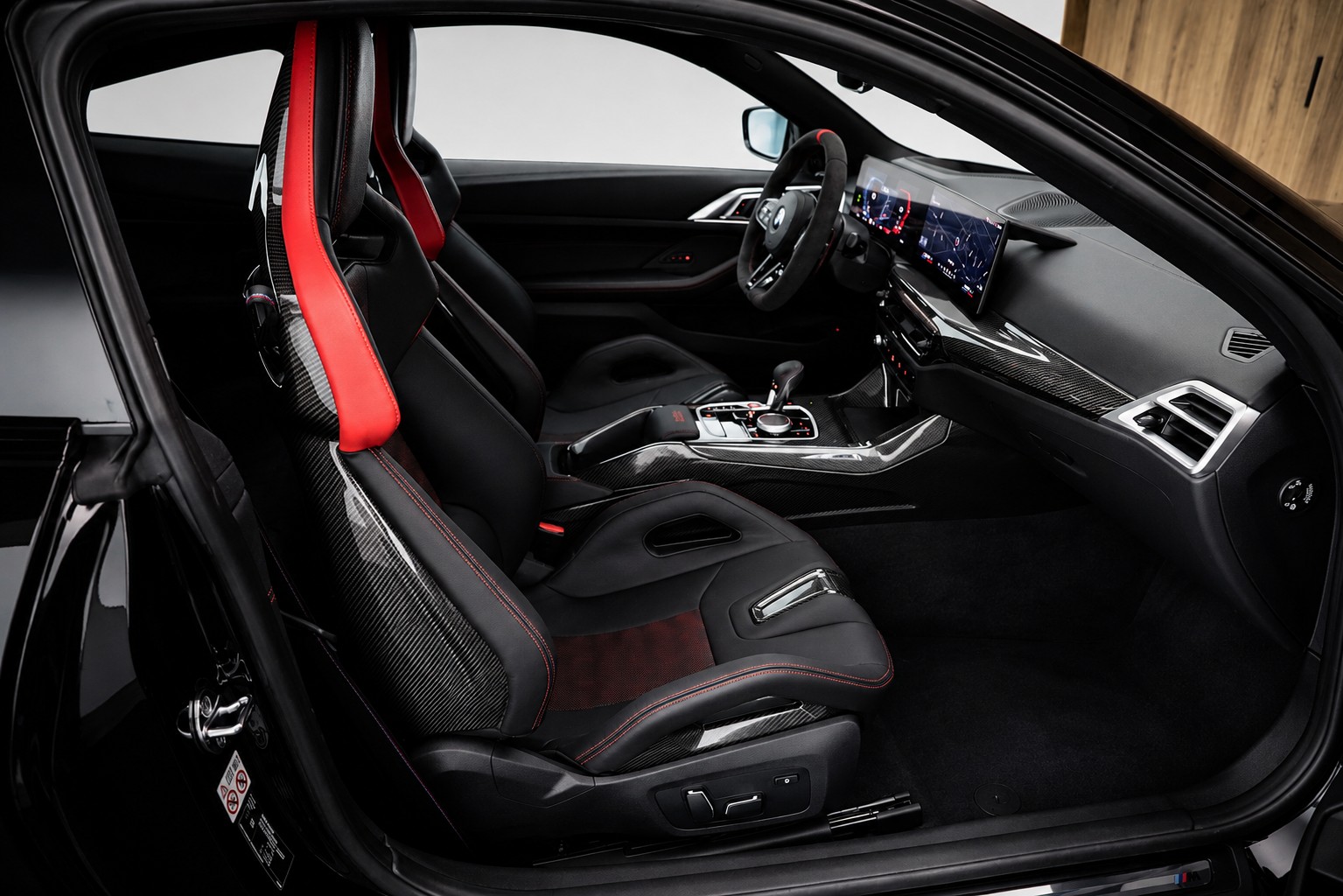 BMW M4 CS Coupé ganz in Schwarz-image-6