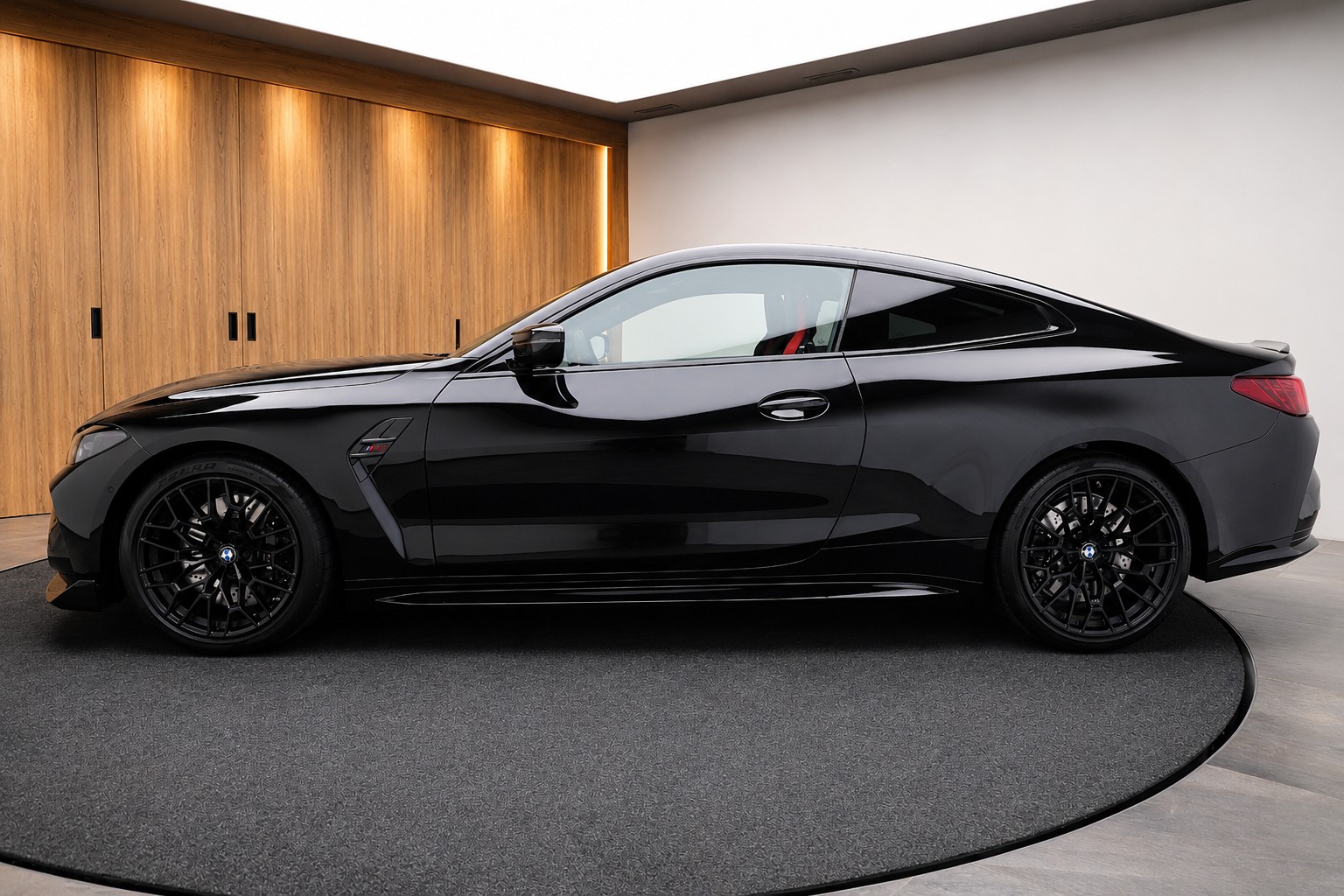 BMW M4 CS Coupé ganz in Schwarz-image-2