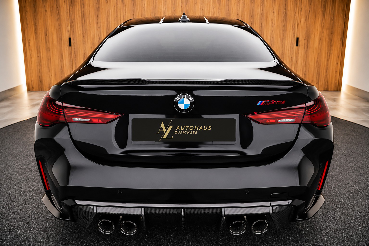 BMW M4 CS Coupé ganz in Schwarz-image-3