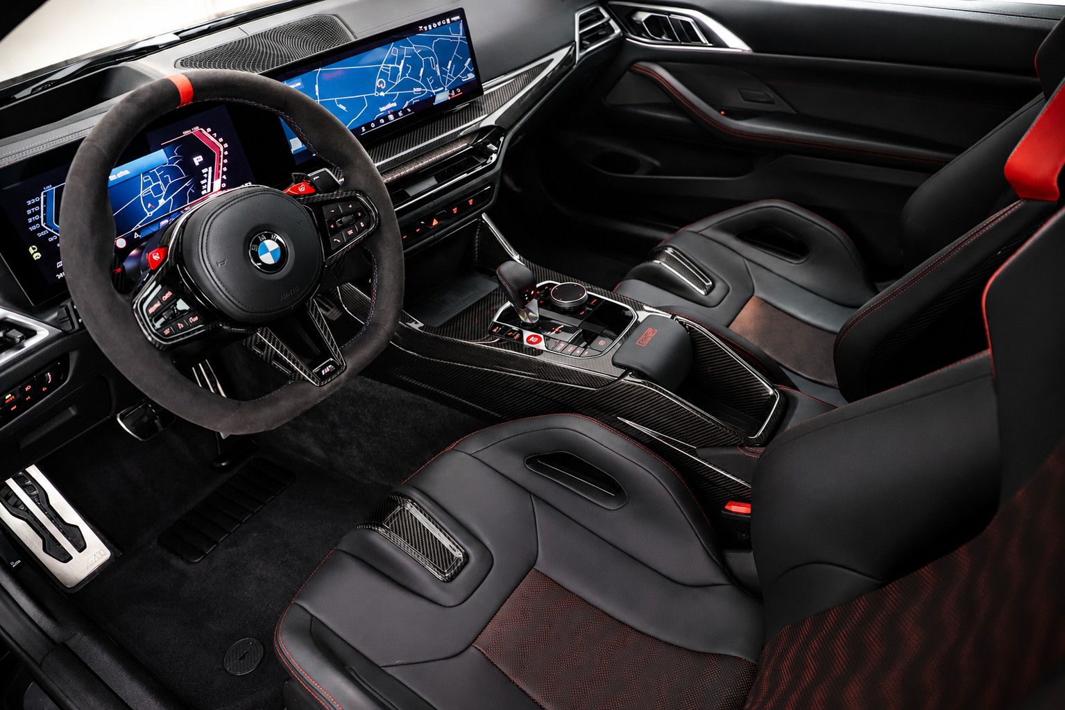 BMW M4 CS Coupé ganz in Schwarz-image-4