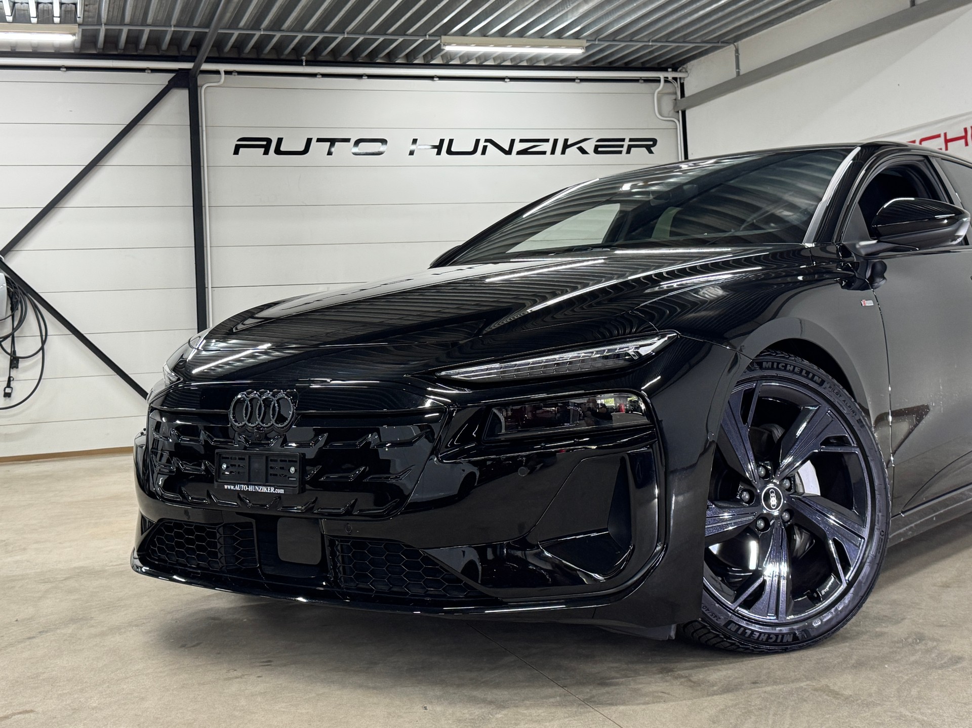AUDI A6 Sportback Full-Black e-tron S-Line quattro 428PS // CH-Fahrzeug // Paket Premium experience-image-1