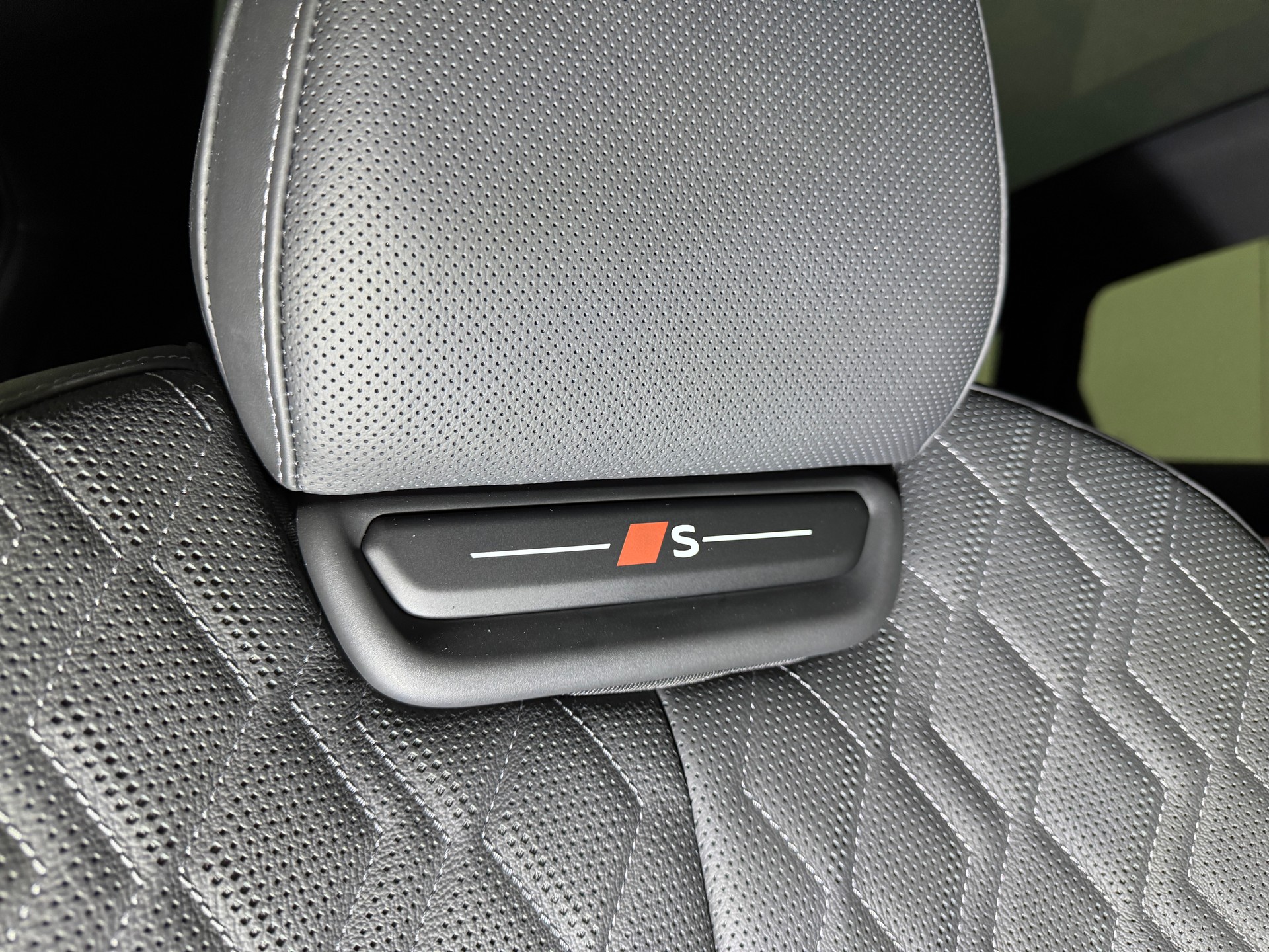 AUDI A6 Sportback Full-Black e-tron S-Line quattro 428PS // CH-Fahrzeug // Paket Premium experience-image-9