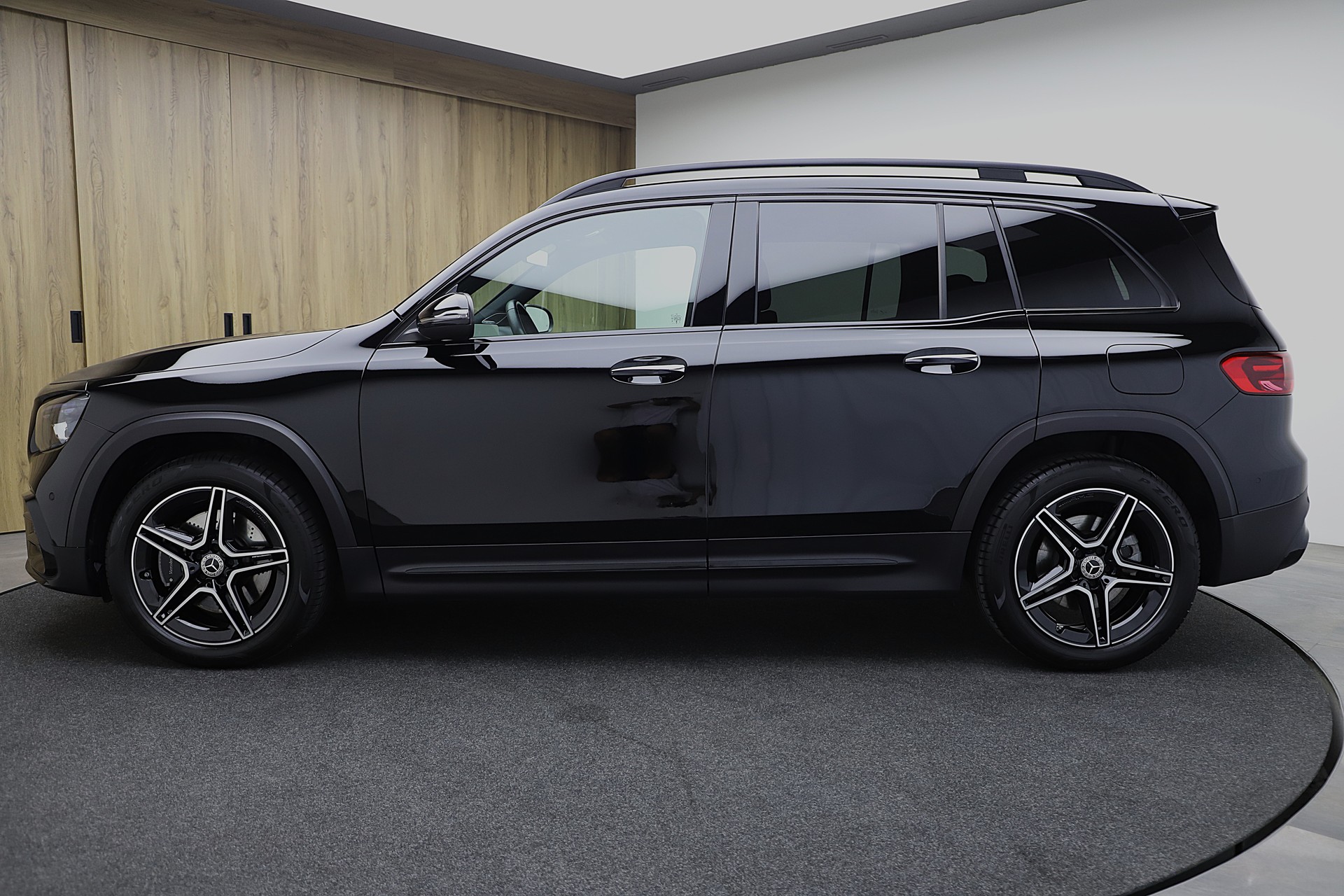 MERCEDES-BENZ GLB 250 4Matic 8G-Tronic AMG Line Advance Plus mit 7 Sitze-image-2