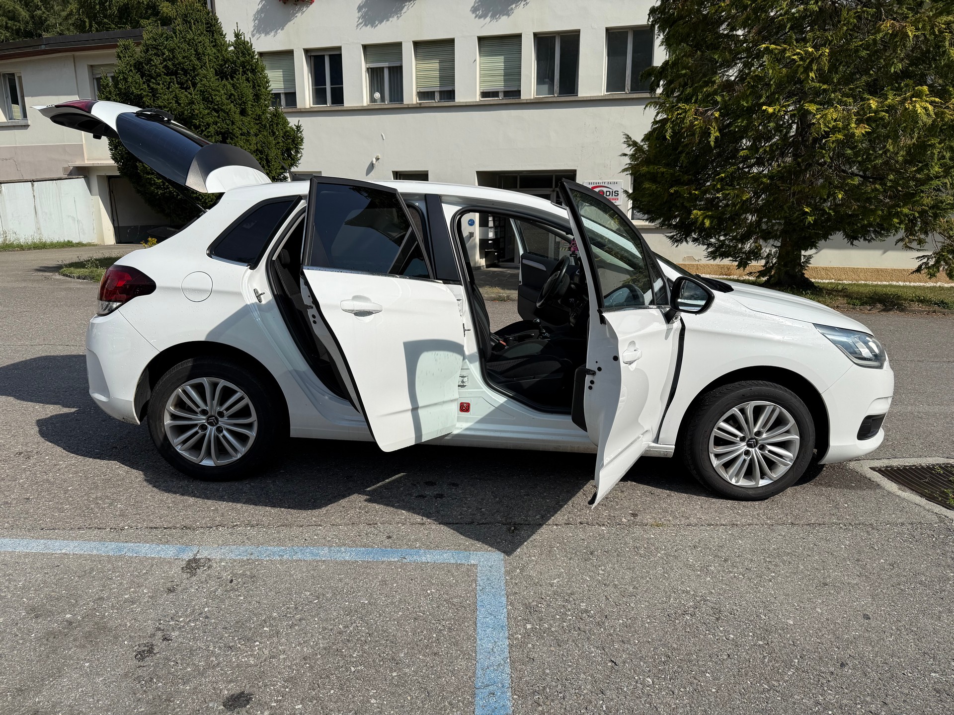 CITROEN C4 1.2 Pure Tech Feel Edition-image-19