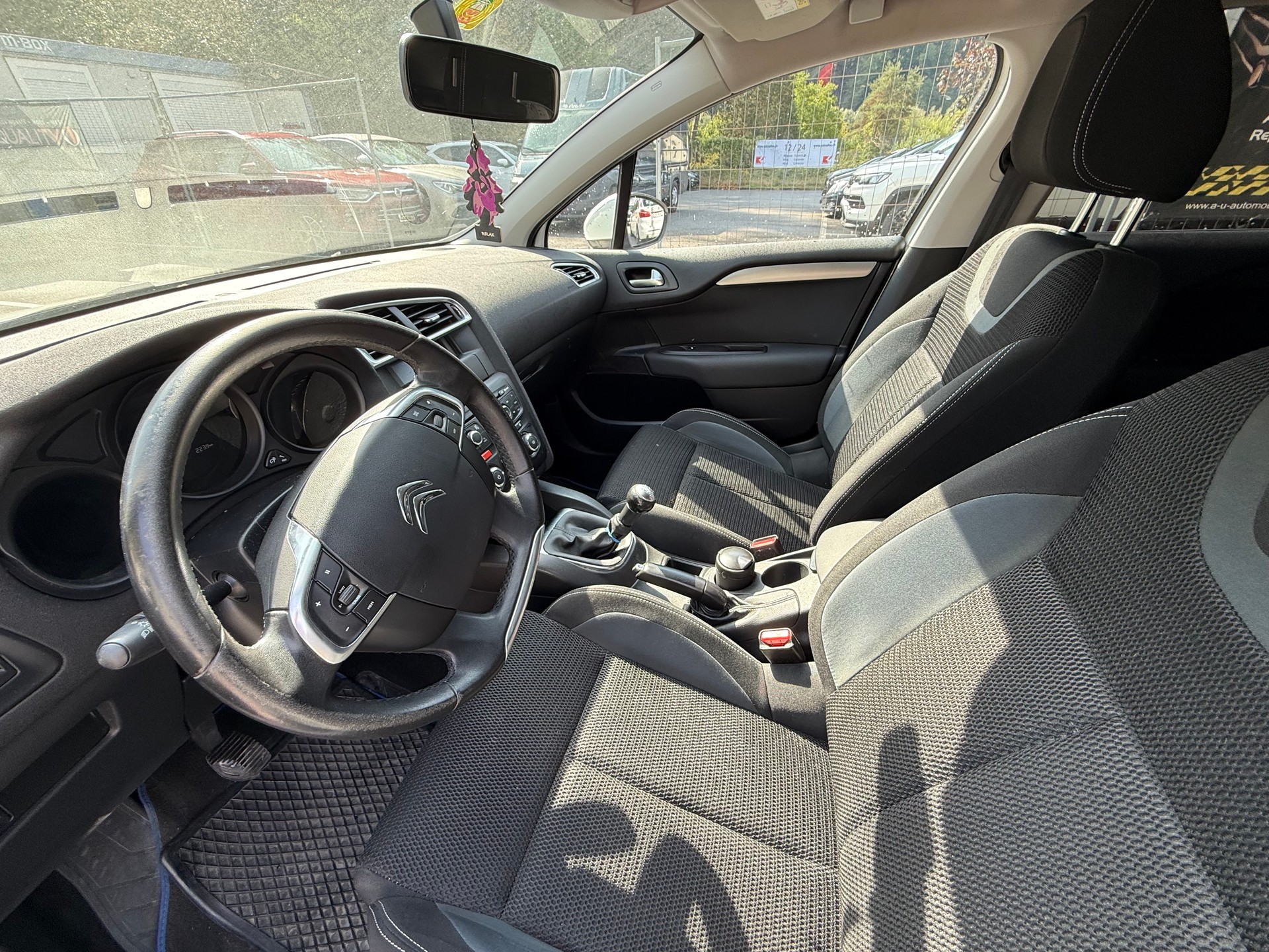 CITROEN C4 1.2 Pure Tech Feel Edition-image-8