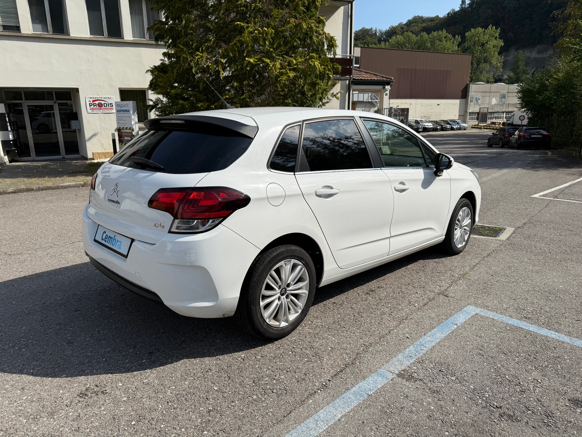 CITROEN C4 1.2 Pure Tech Feel Edition-image-5